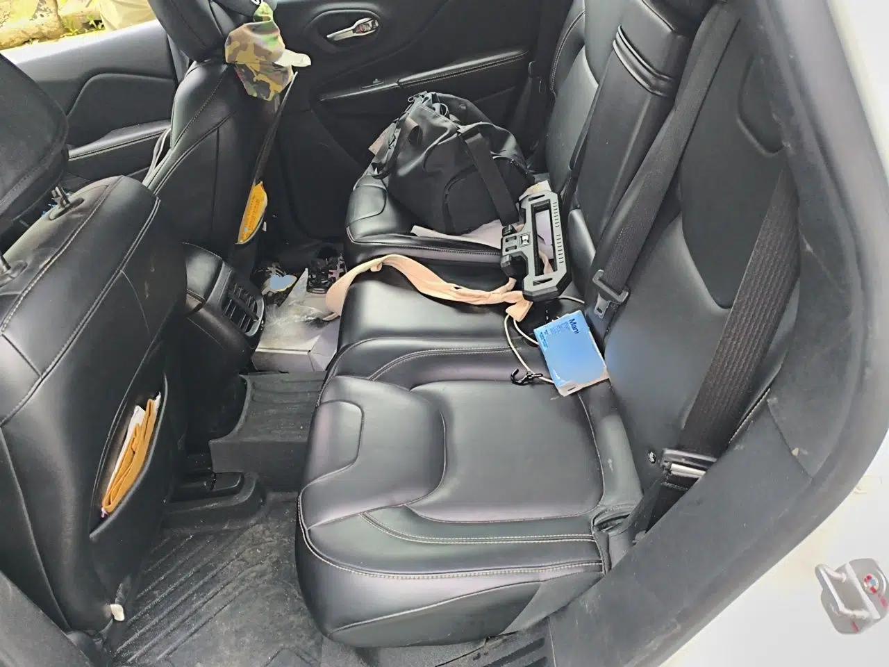 Jeep Cherokee 2016 2.4L Leading Edition — миниатюра 17