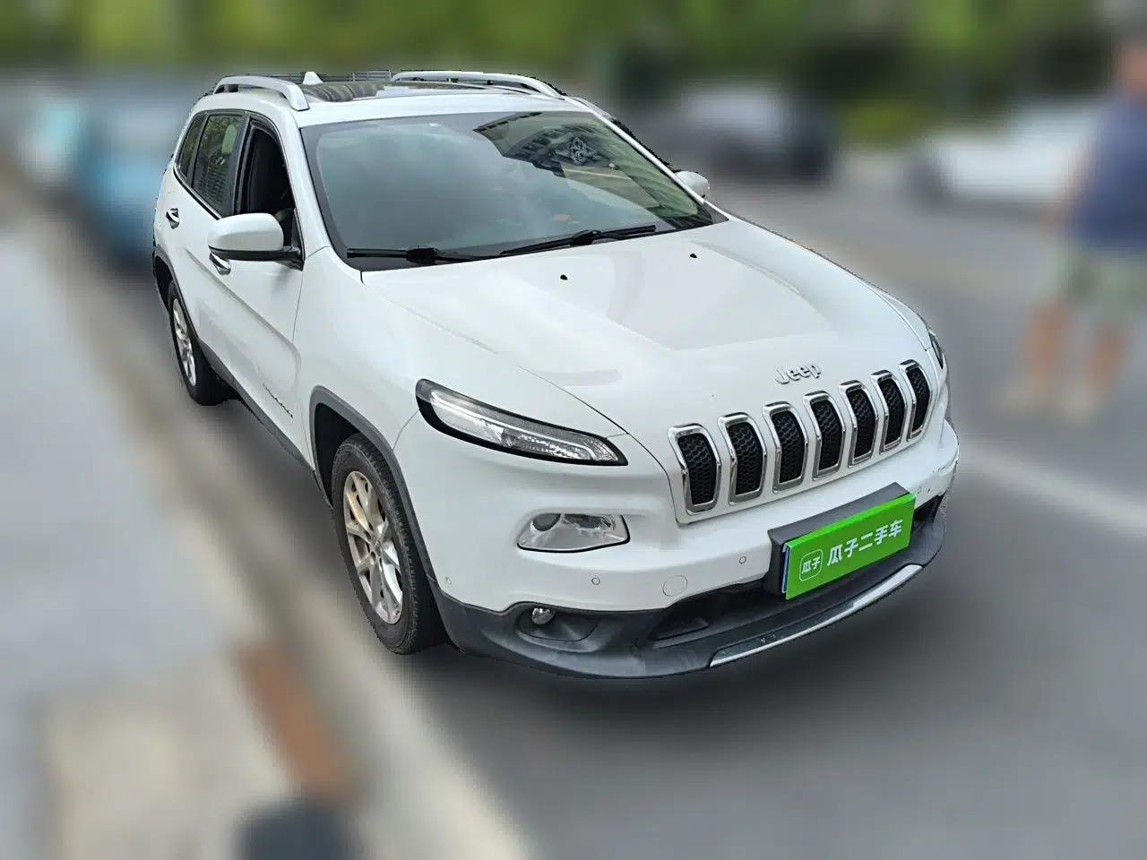 Jeep Cherokee 2016 2.4L Leading Edition — миниатюра 3