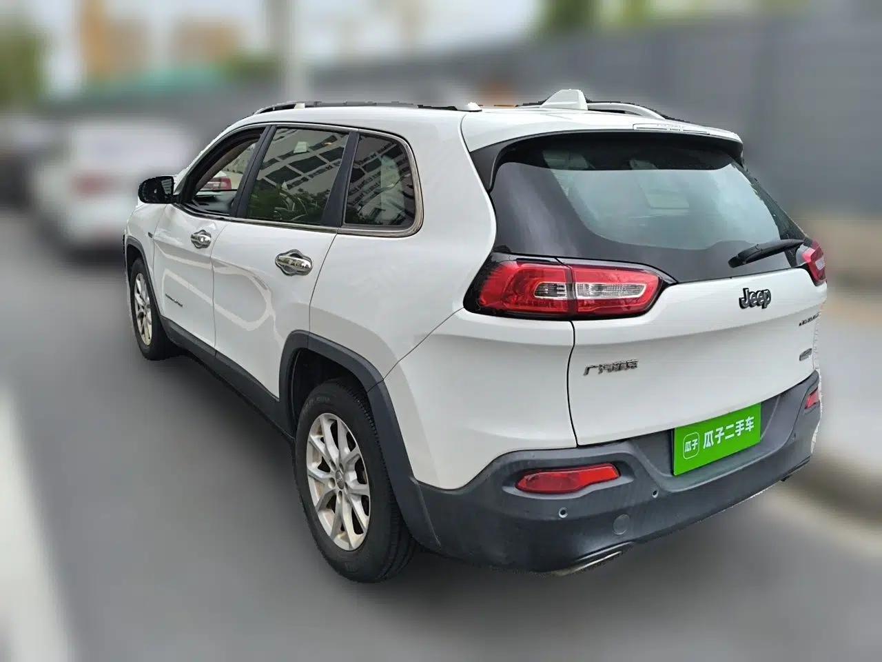 Jeep Cherokee 2016 2.4L Leading Edition — миниатюра 4