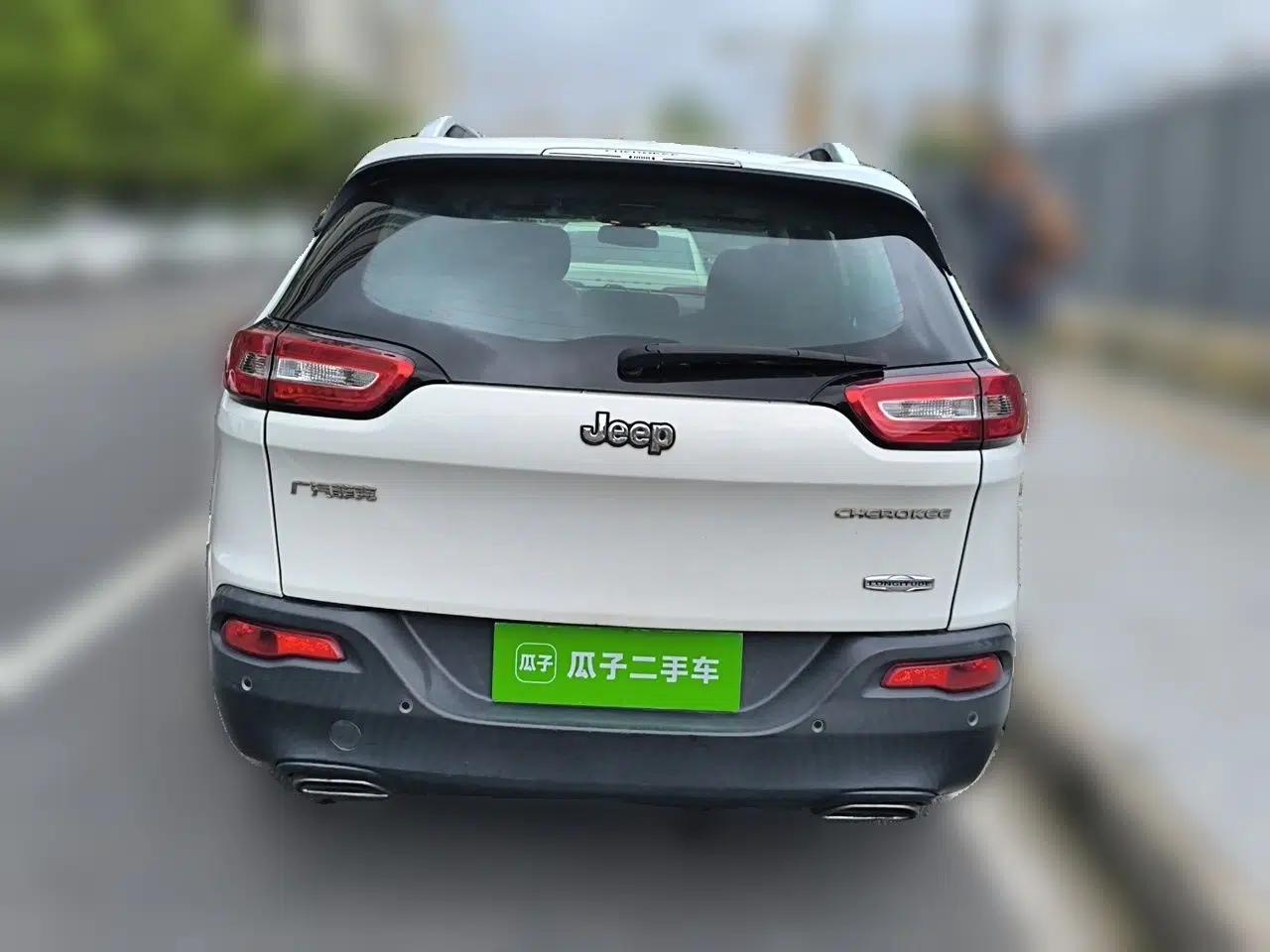 Jeep Cherokee 2016 2.4L Leading Edition — миниатюра 5