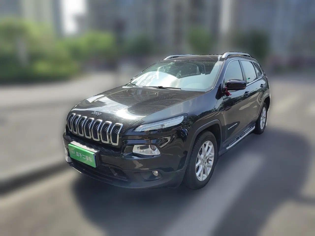 Jeep Cherokee 2016 2.4L Leading Smart Version — миниатюра 1