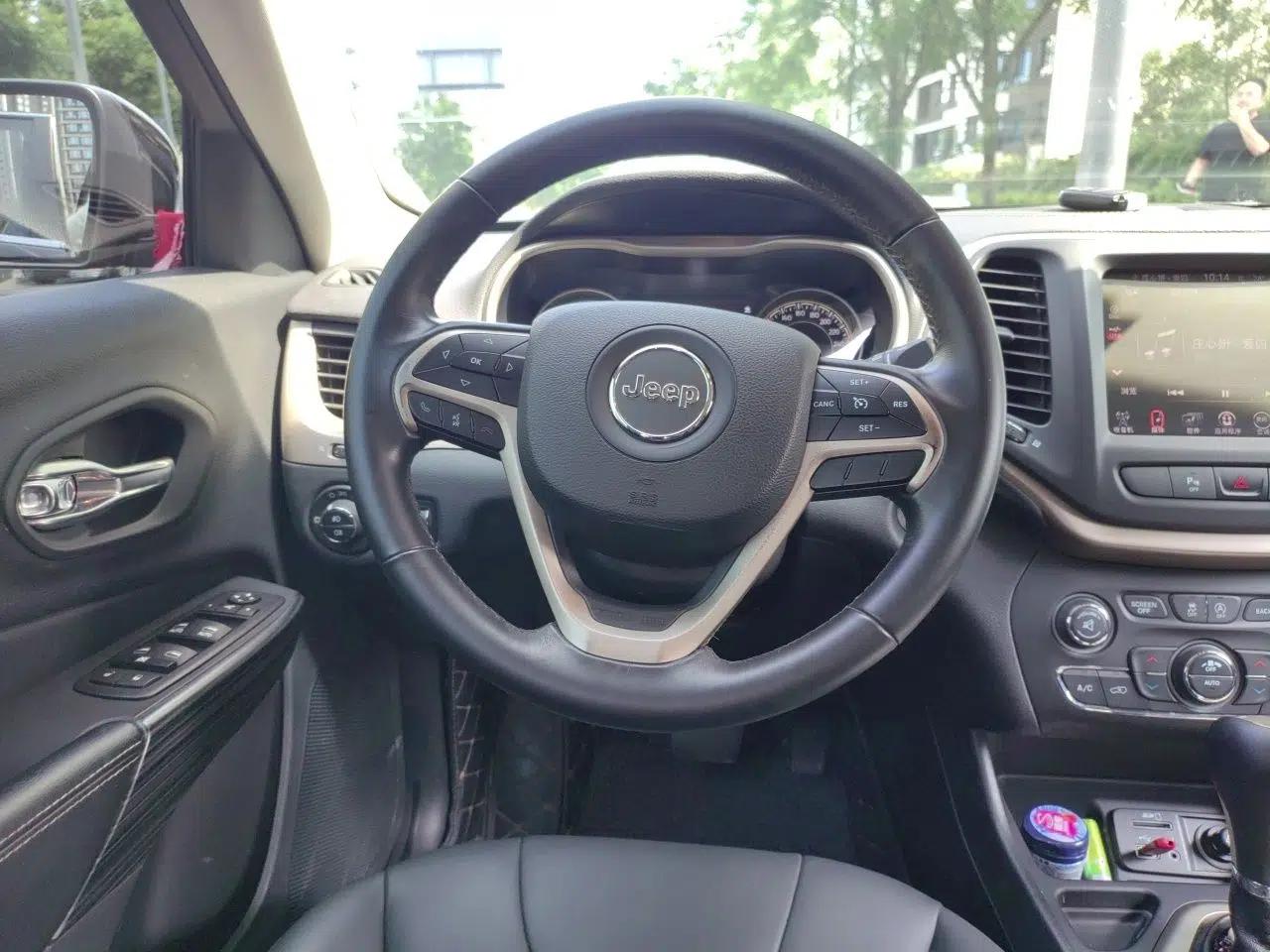 Jeep Cherokee 2016 2.4L Leading Smart Version — миниатюра 7