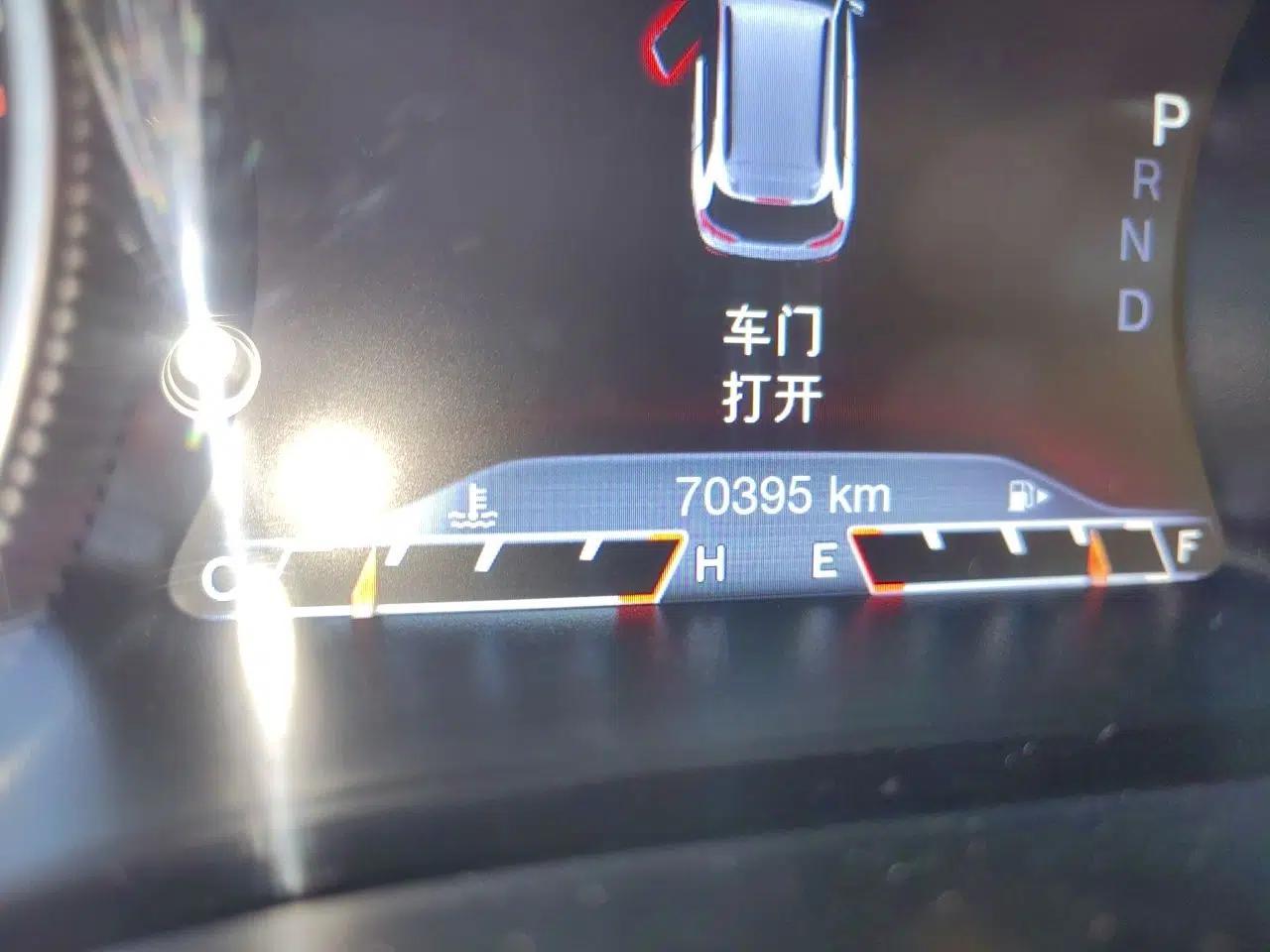 Jeep Cherokee 2016 2.4L Leading Smart Version — миниатюра 9