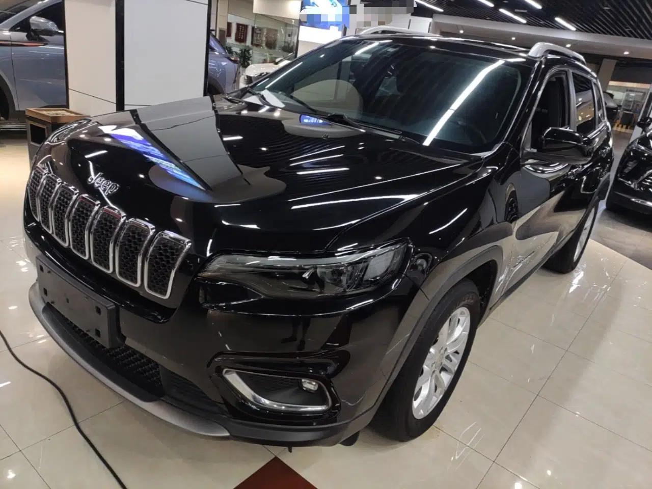 Jeep Cherokee 2019 2.0T Two-Wheel Drive Smart Enjoyment Version China VI — миниатюра 1