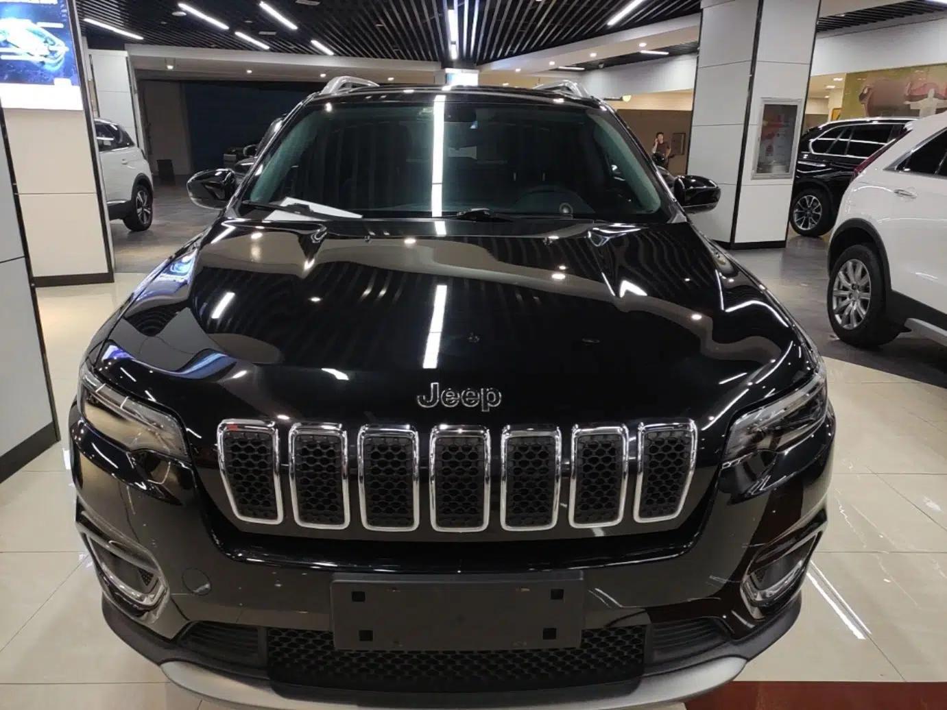 Jeep Cherokee 2019 2.0T Two-Wheel Drive Smart Enjoyment Version China VI — миниатюра 2