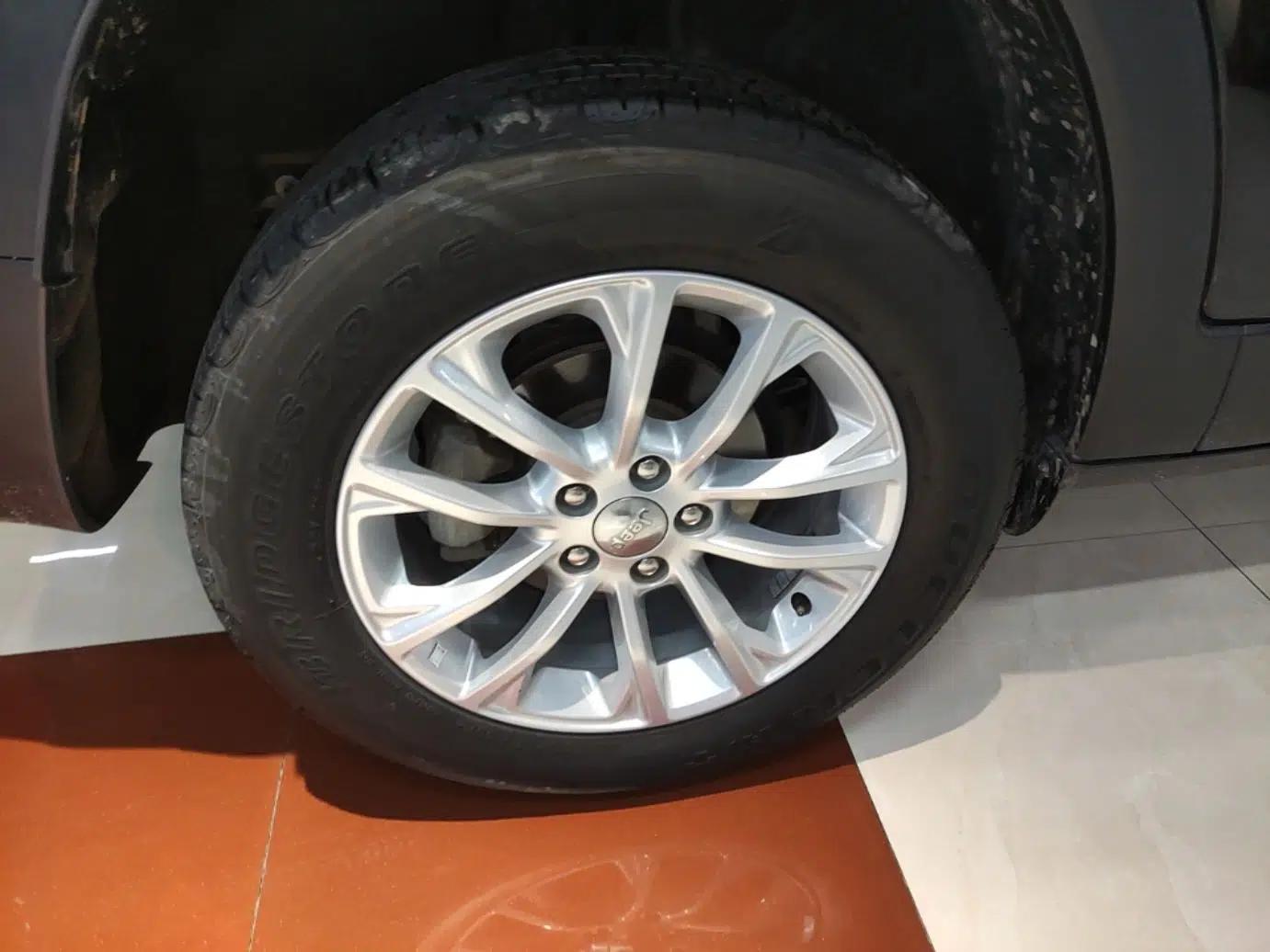 Jeep Cherokee 2019 2.0T Two-Wheel Drive Smart Enjoyment Version China VI — миниатюра 11