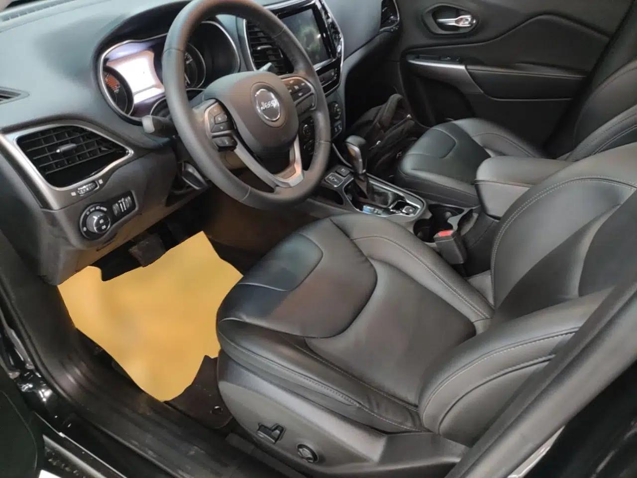 Jeep Cherokee 2019 2.0T Two-Wheel Drive Smart Enjoyment Version China VI — миниатюра 17