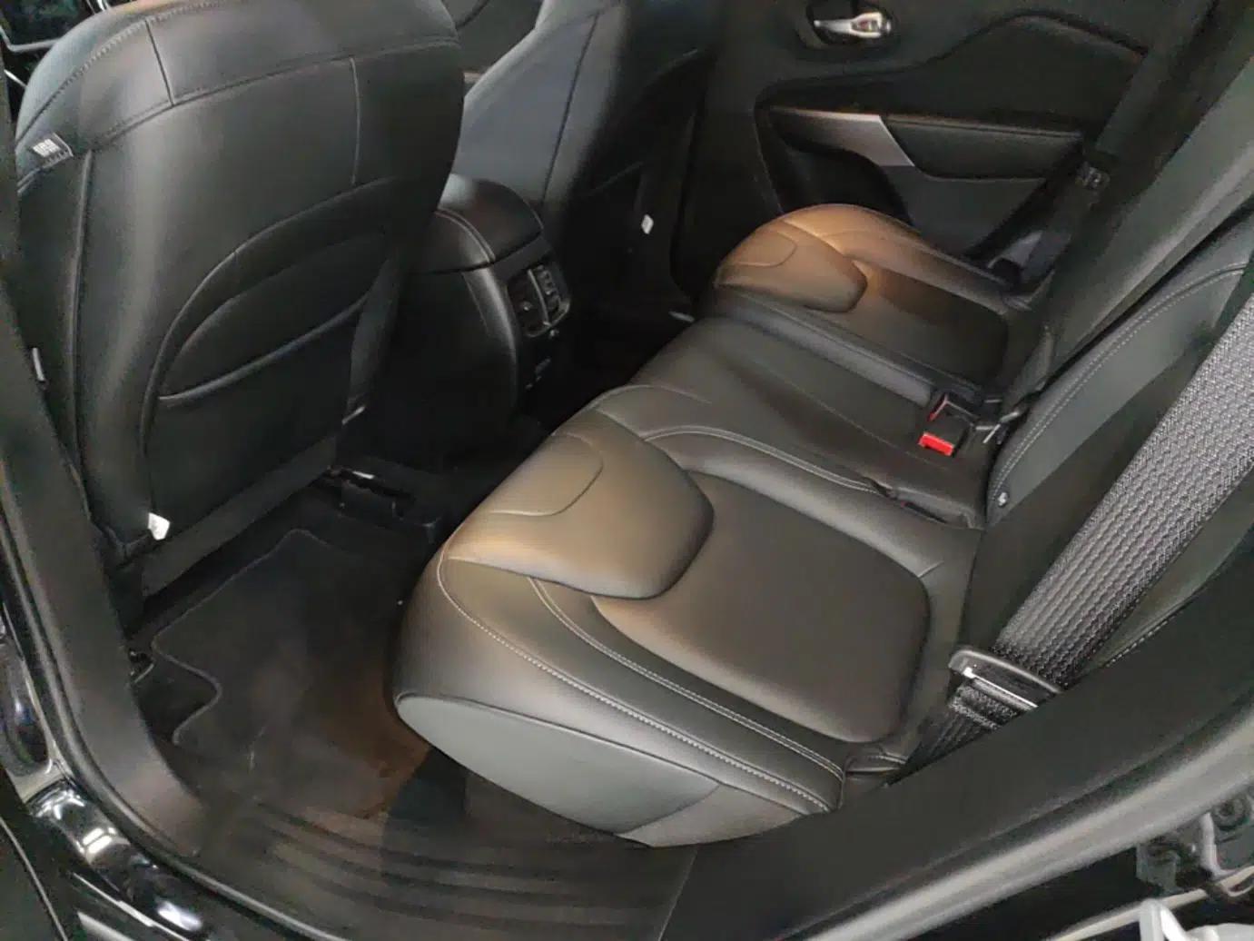 Jeep Cherokee 2019 2.0T Two-Wheel Drive Smart Enjoyment Version China VI — миниатюра 20