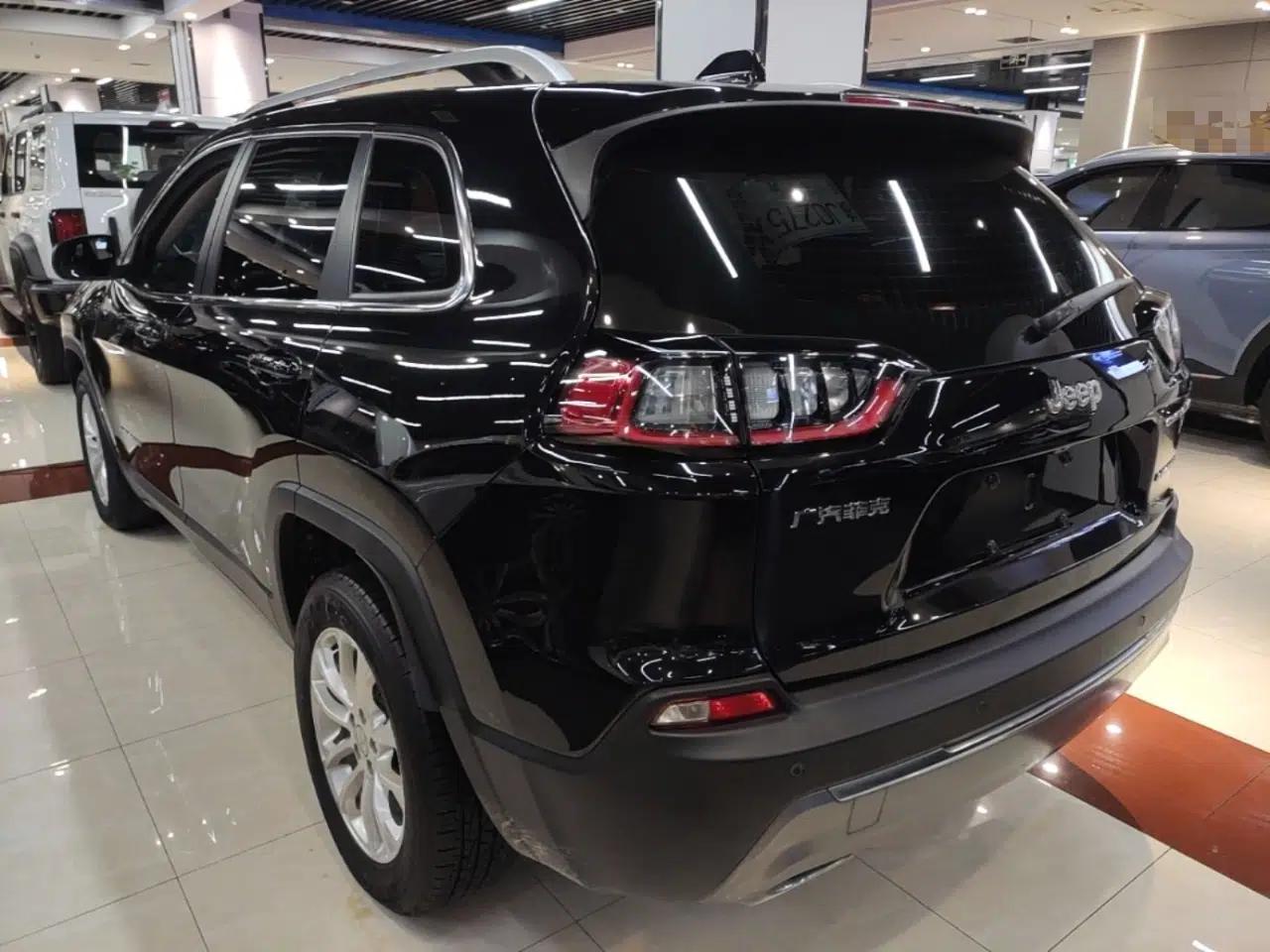 Jeep Cherokee 2019 2.0T Two-Wheel Drive Smart Enjoyment Version China VI — миниатюра 4