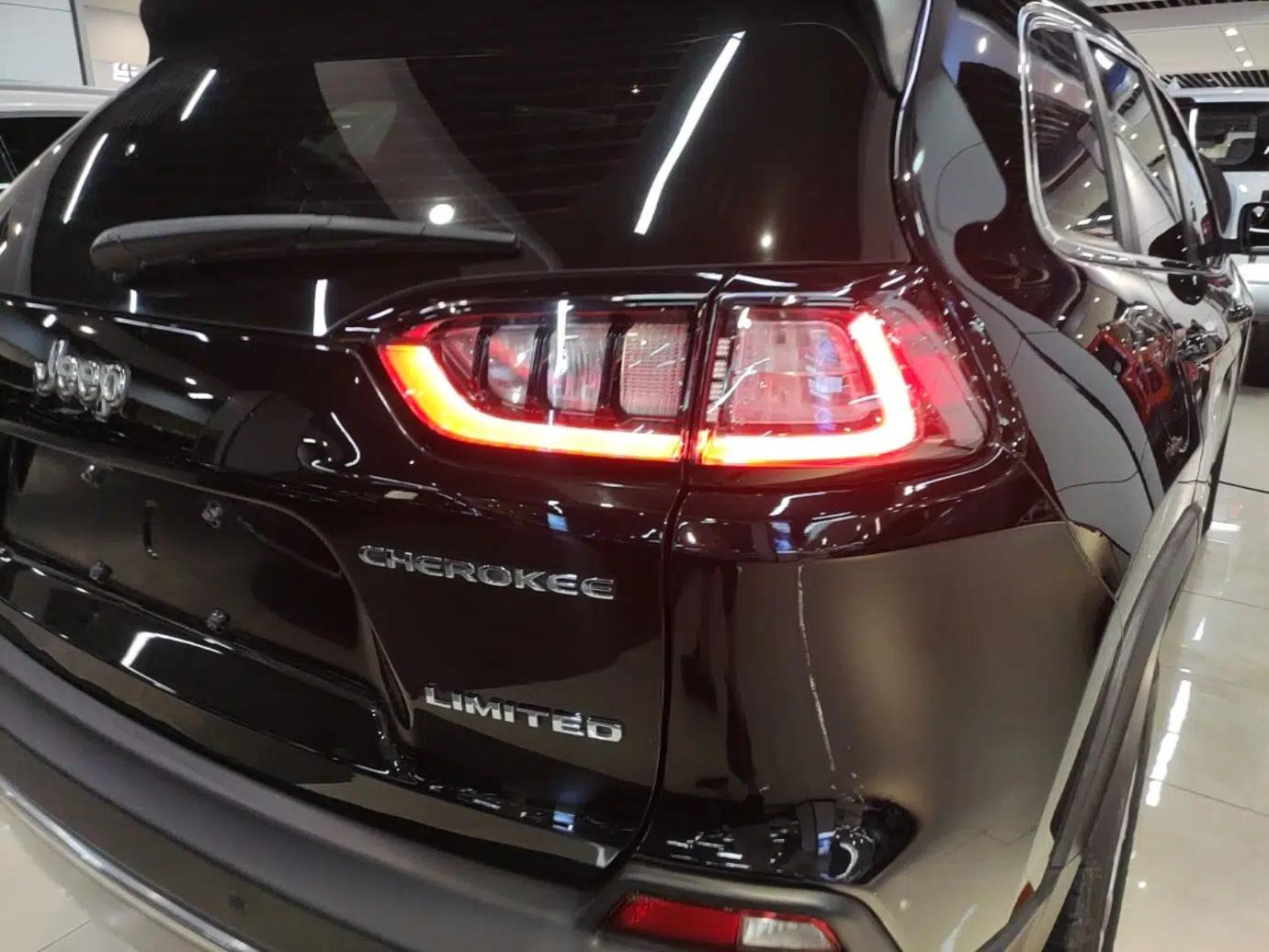 Jeep Cherokee 2019 2.0T Two-Wheel Drive Smart Enjoyment Version China VI — миниатюра 9