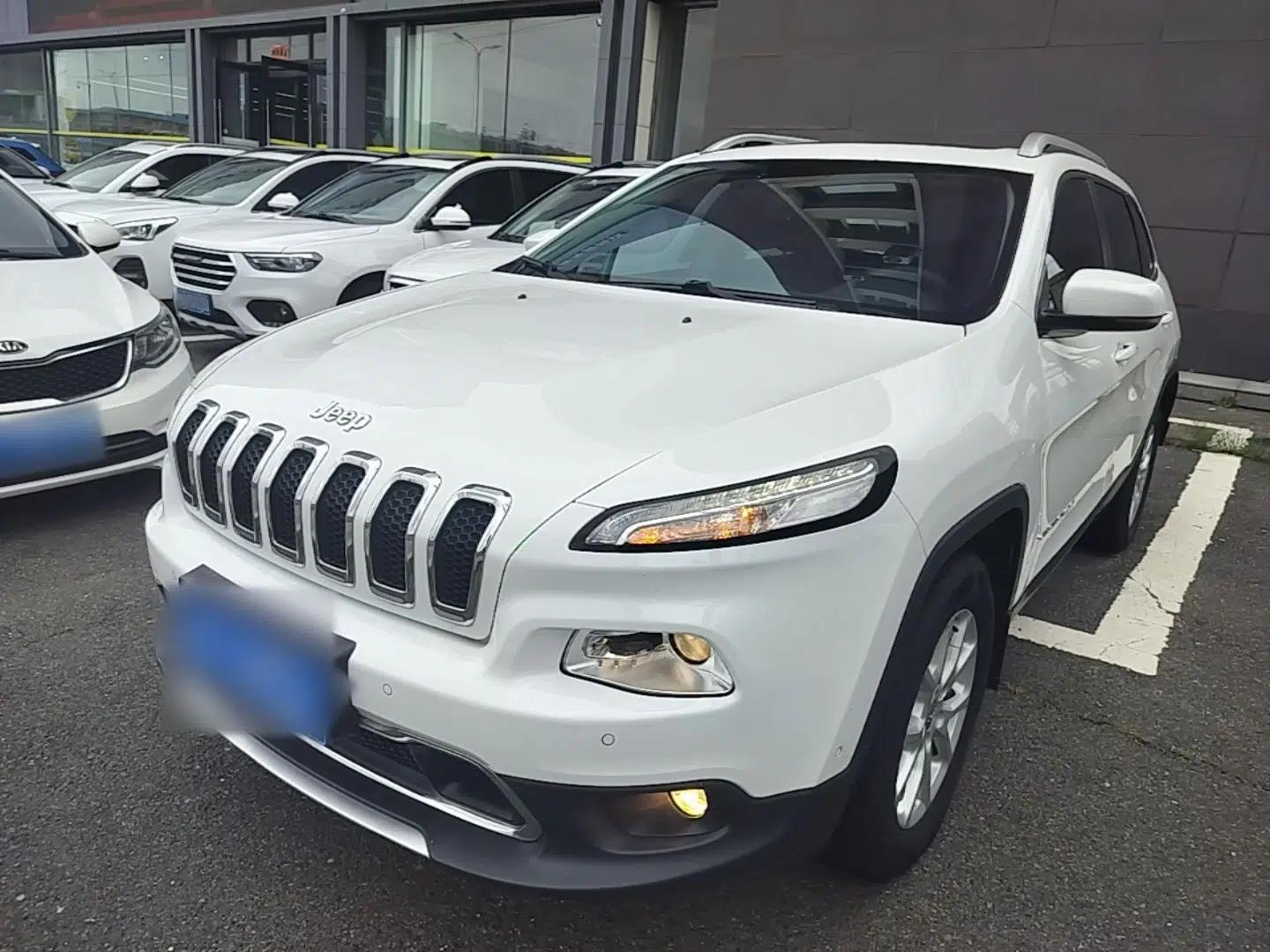 Jeep Cherokee 2016 2.4L Professional Smart Version — миниатюра 1