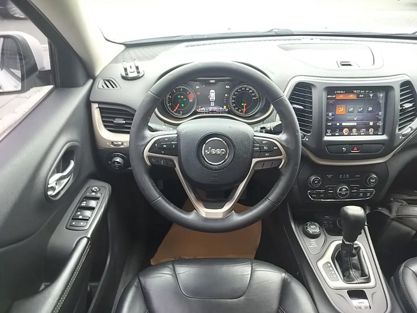 Jeep Cherokee 2016 2.4L Professional Smart Version — миниатюра 18