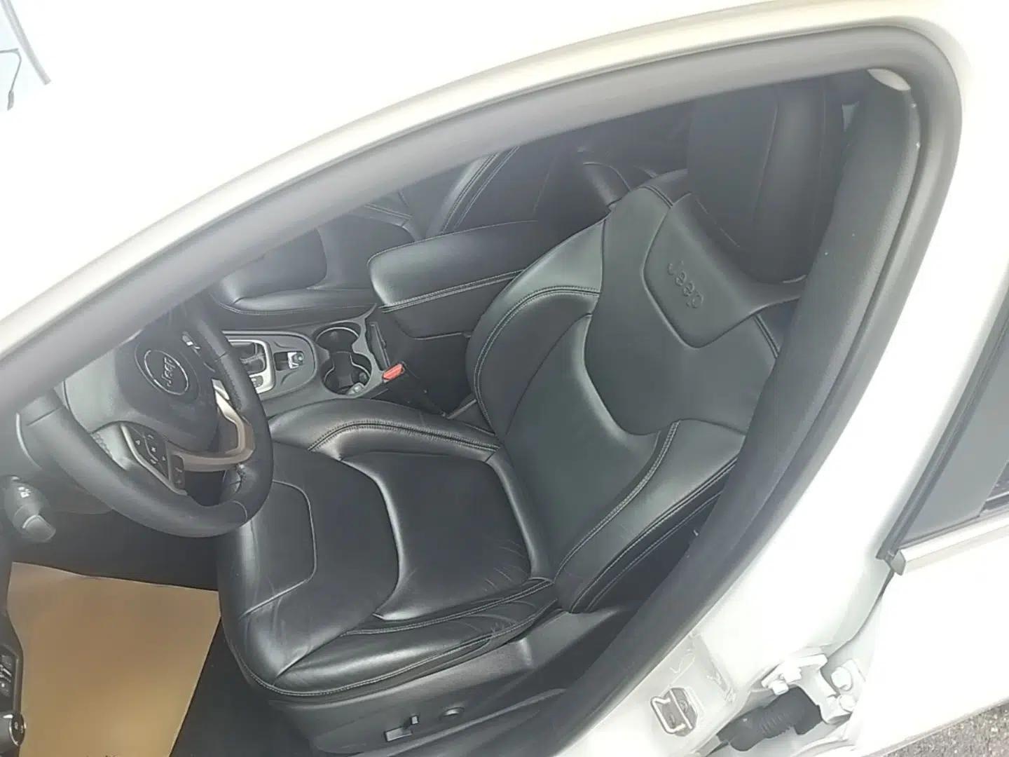 Jeep Cherokee 2016 2.4L Professional Smart Version — миниатюра 22