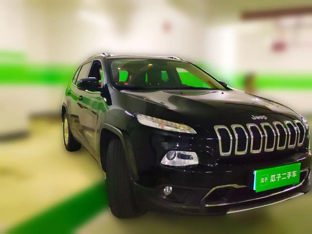 Jeep Cherokee 2016 2.4L Superior Edition — миниатюра 3