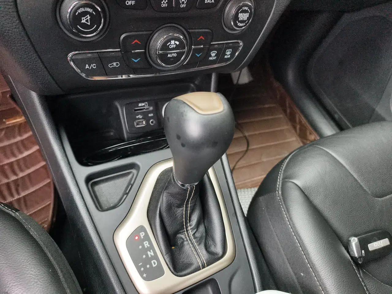 Jeep Cherokee 2017 2.0L Superior Edition — миниатюра 14