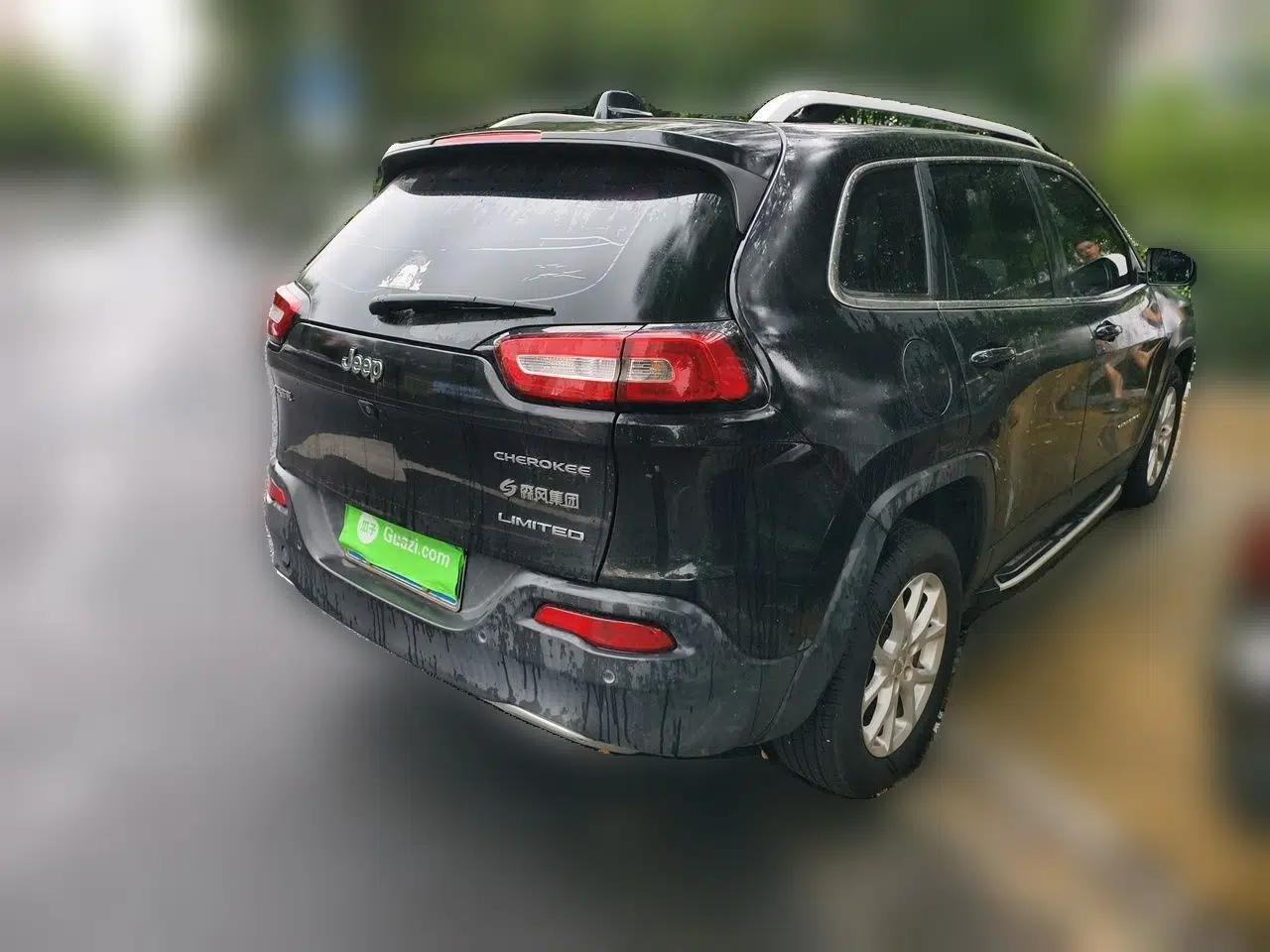 Jeep Cherokee 2017 2.0L Superior Edition — миниатюра 6