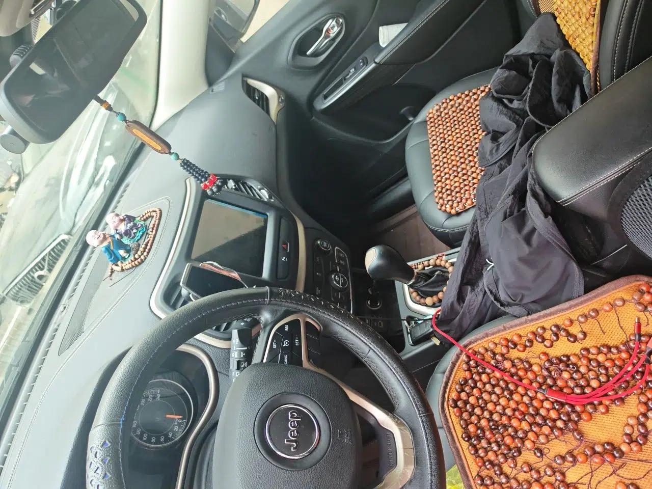 Jeep Cherokee 2016 2.0L Superior Edition — миниатюра 13