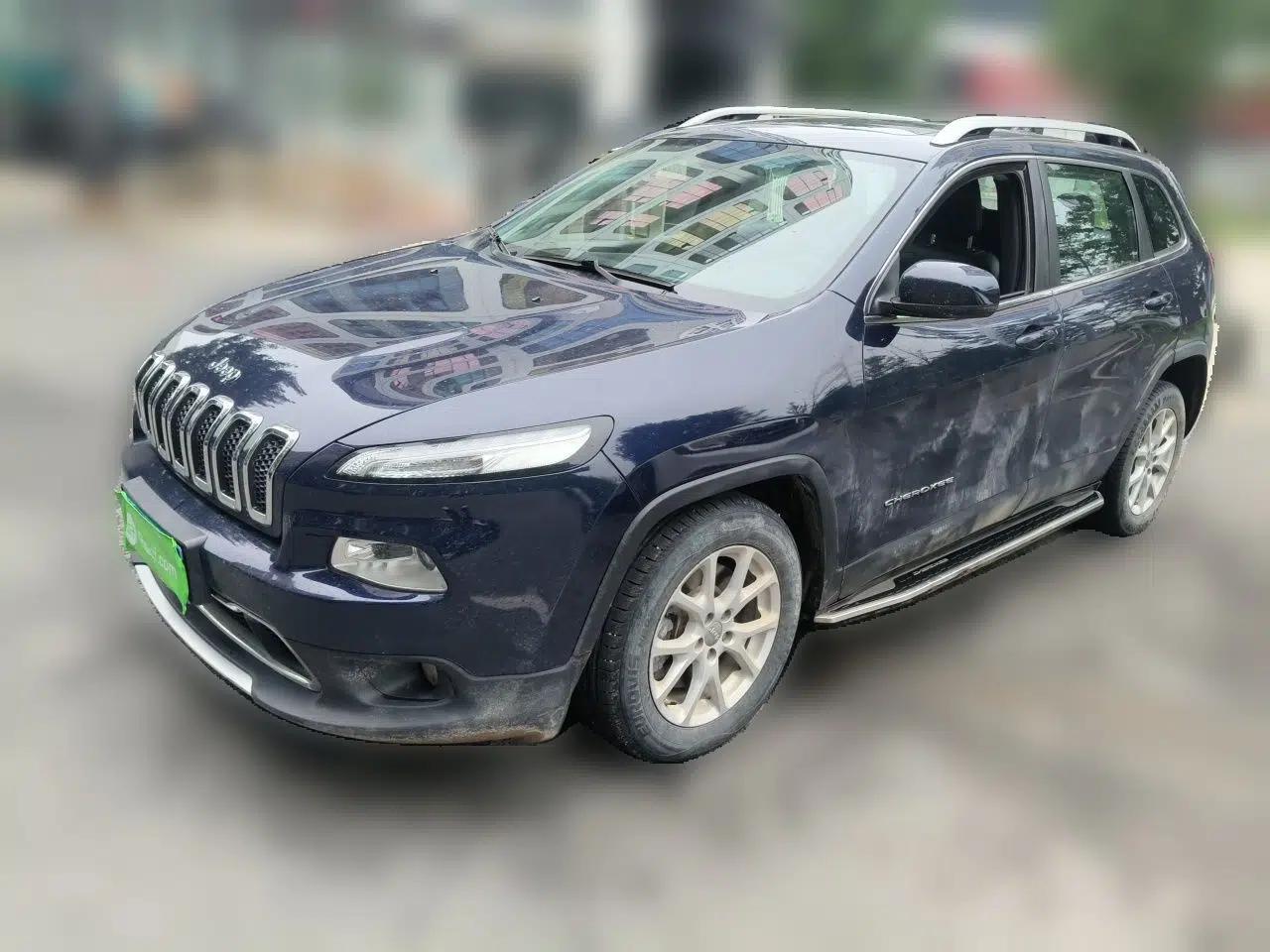 Jeep Cherokee 2017 2.0L Superior Edition — миниатюра 1