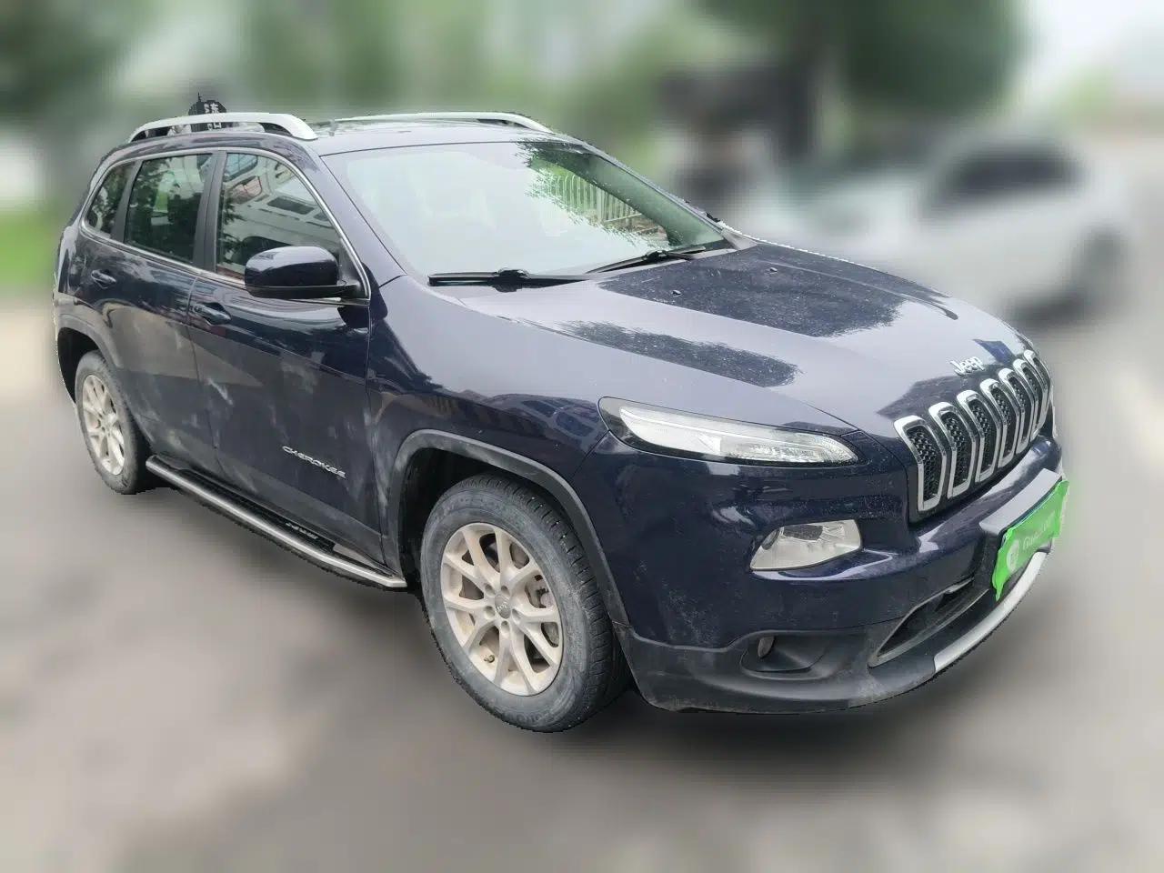 Jeep Cherokee 2017 2.0L Superior Edition — миниатюра 3
