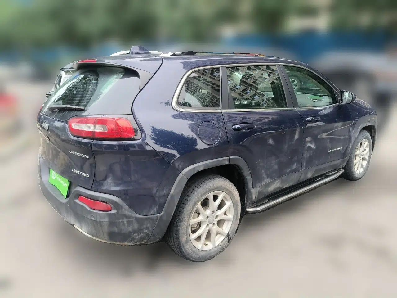 Jeep Cherokee 2017 2.0L Superior Edition — миниатюра 6