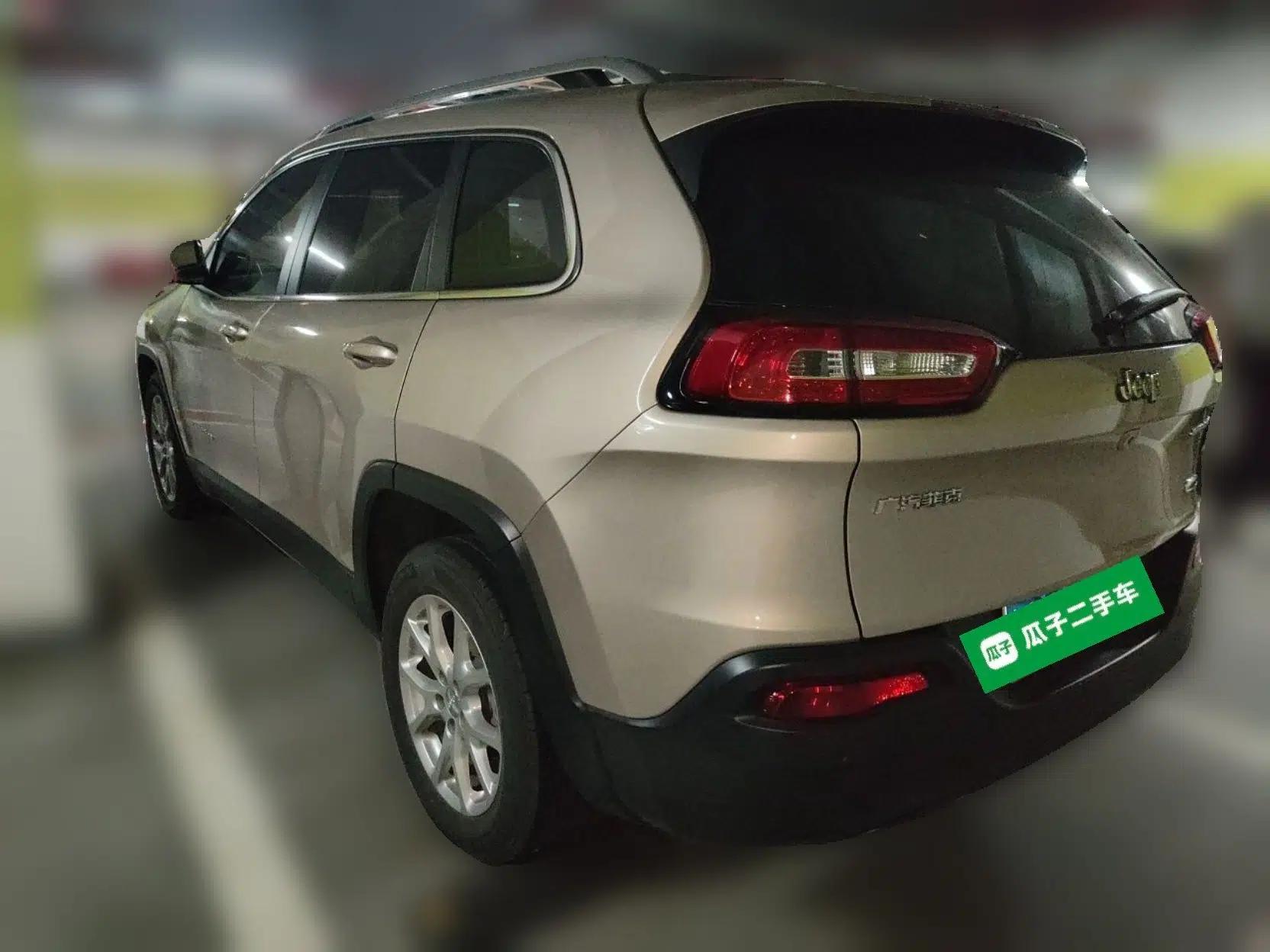 Jeep Cherokee 2016 2.4L Leading Smart Version — миниатюра 4