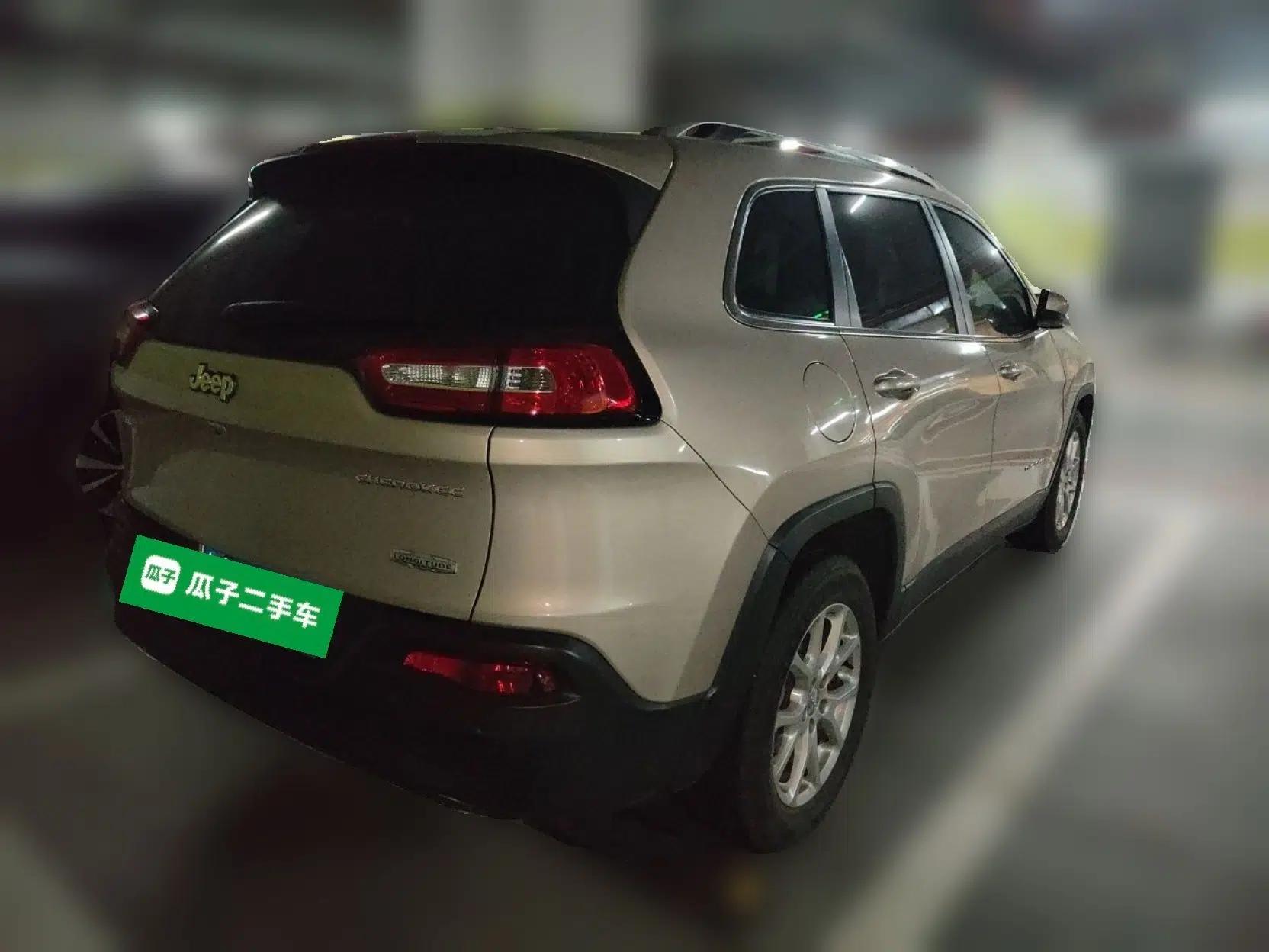 Jeep Cherokee 2016 2.4L Leading Smart Version — миниатюра 6