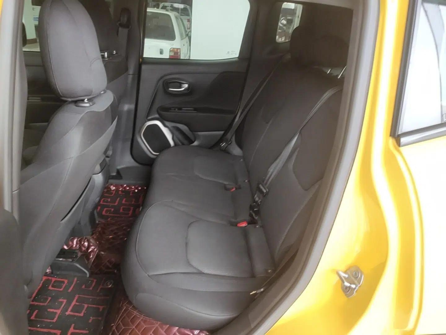 Jeep Renegade 2018 Connected Large Screen Version 180T Automatic High-Energy Edition — миниатюра 20