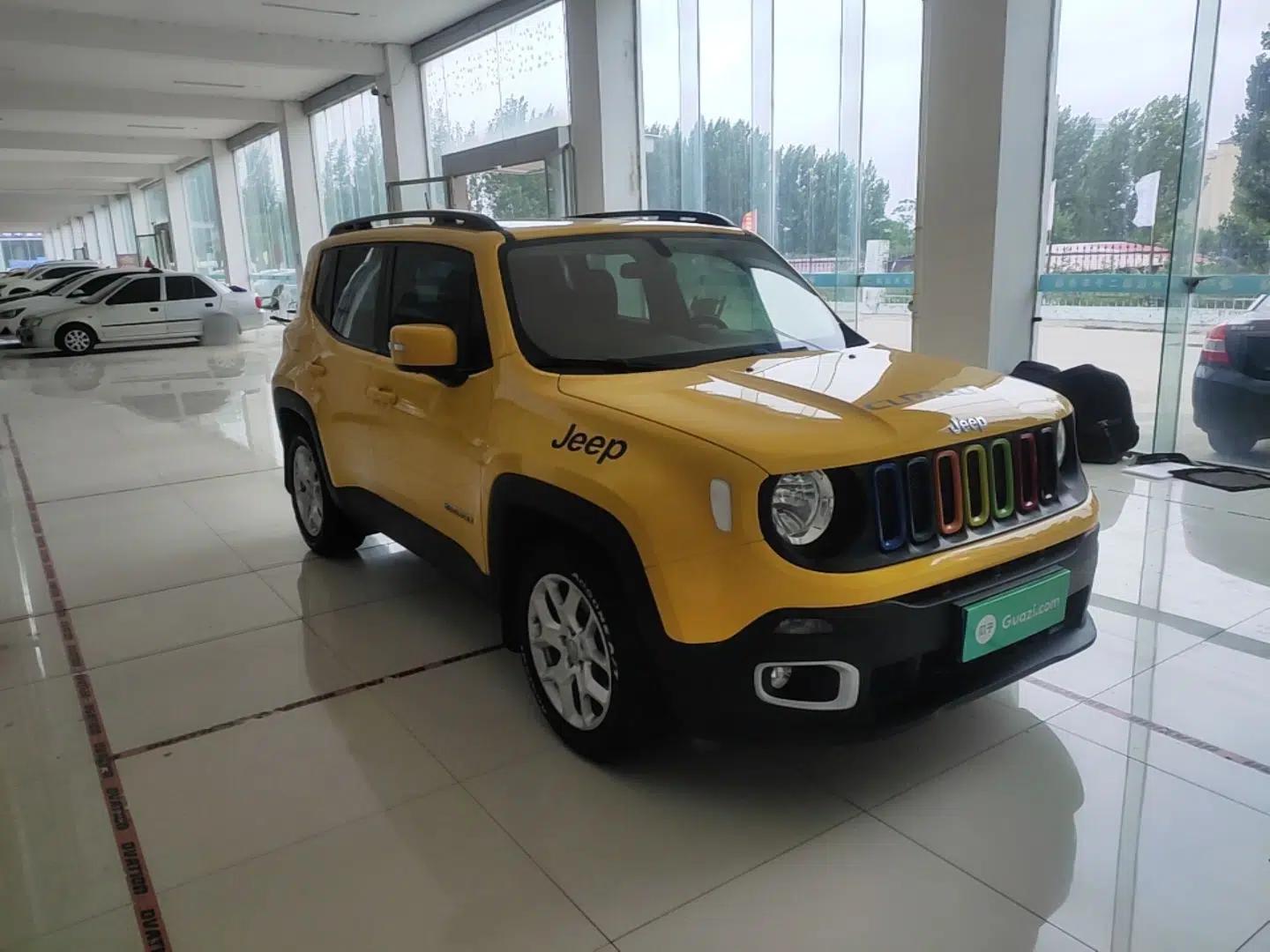 Jeep Renegade 2018 Connected Large Screen Version 180T Automatic High-Energy Edition — миниатюра 3
