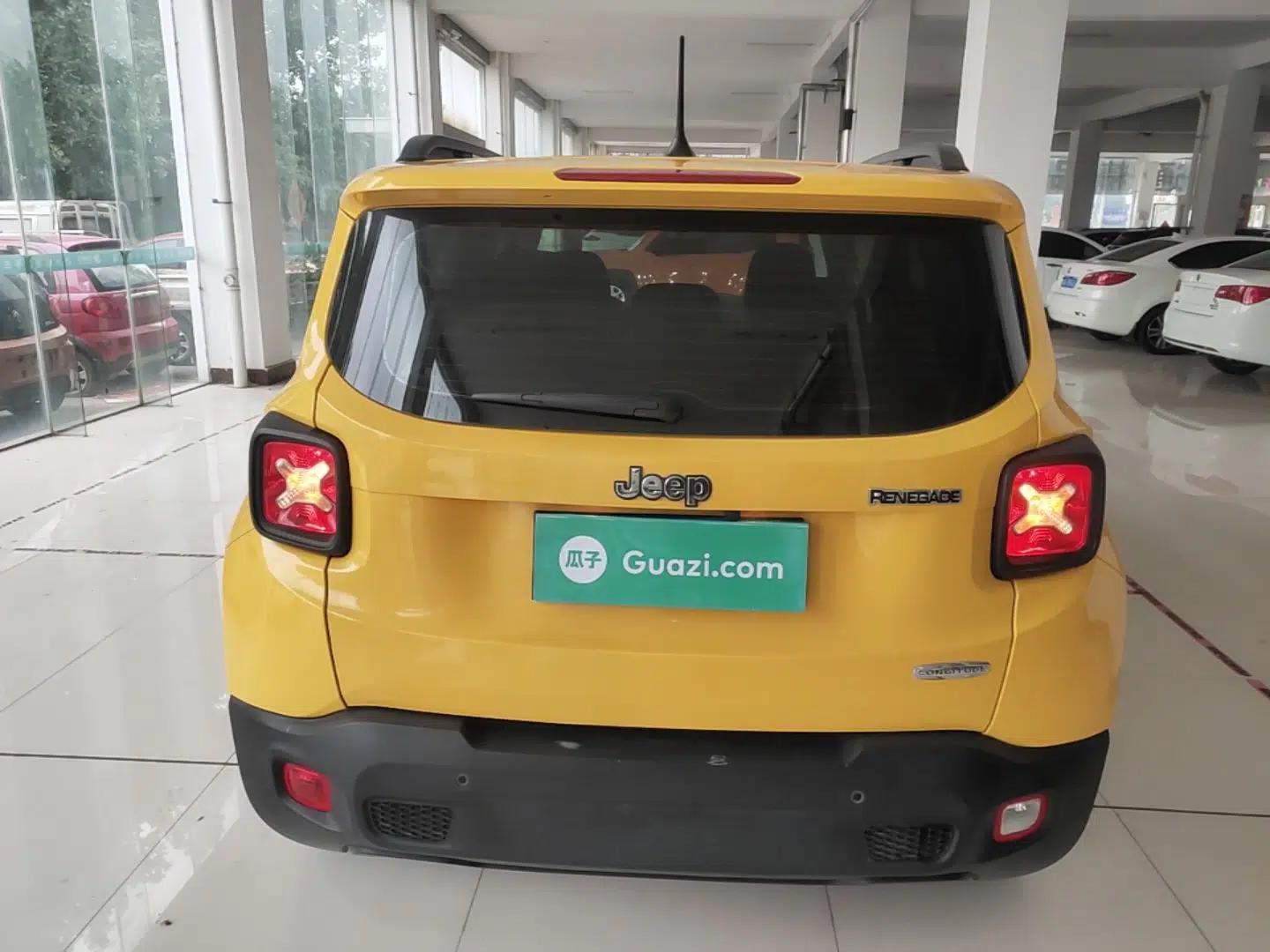 Jeep Renegade 2018 Connected Large Screen Version 180T Automatic High-Energy Edition — миниатюра 5