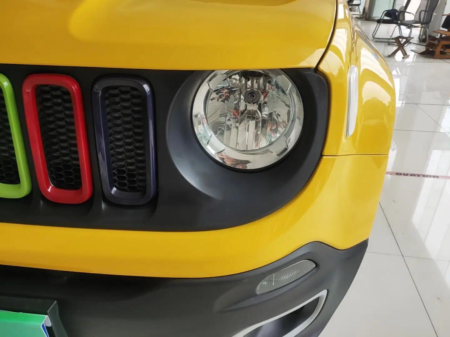 Jeep Renegade 2018 Connected Large Screen Version 180T Automatic High-Energy Edition — миниатюра 8
