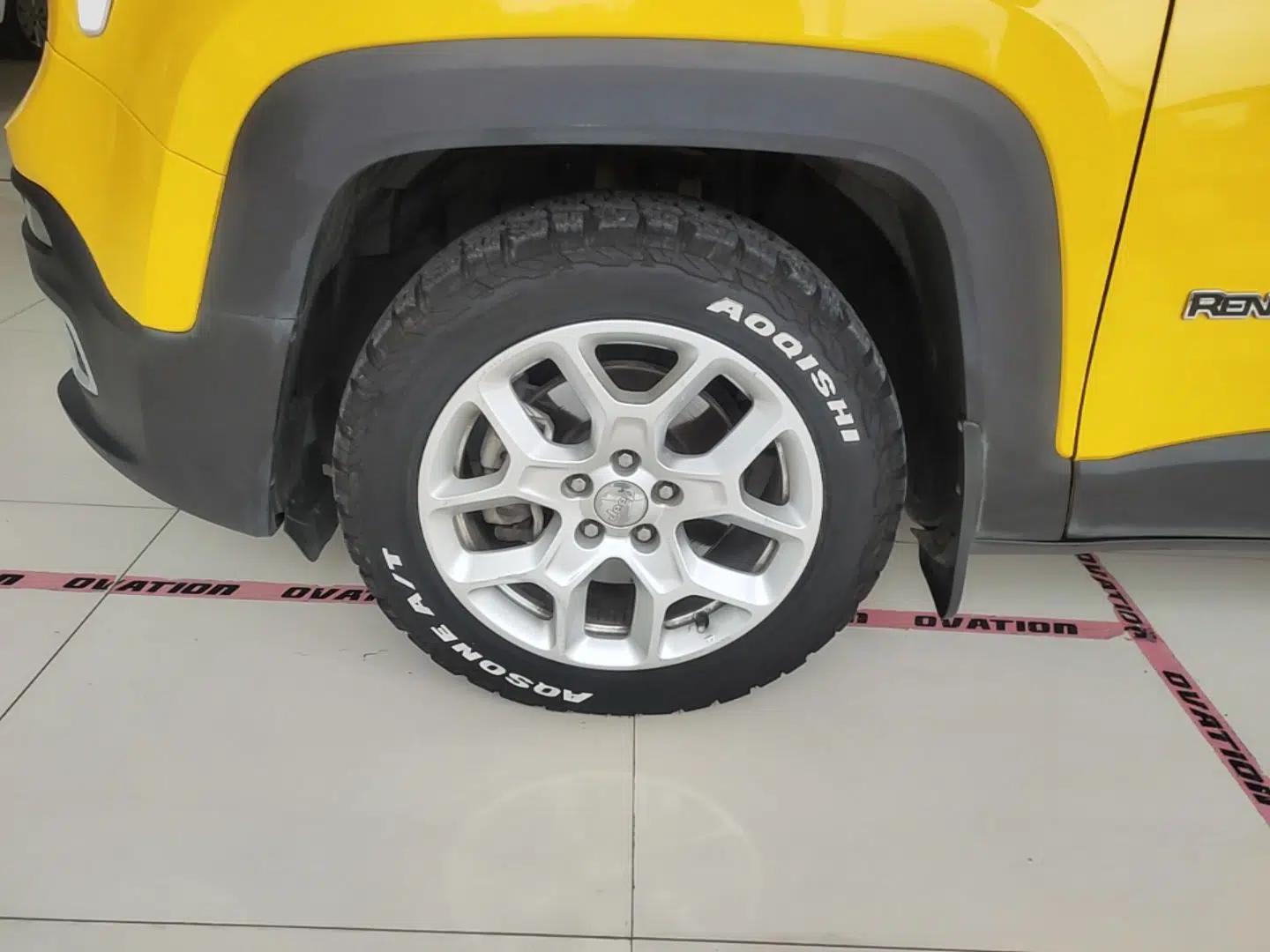 Jeep Renegade 2018 Connected Large Screen Version 180T Automatic High-Energy Edition — миниатюра 10