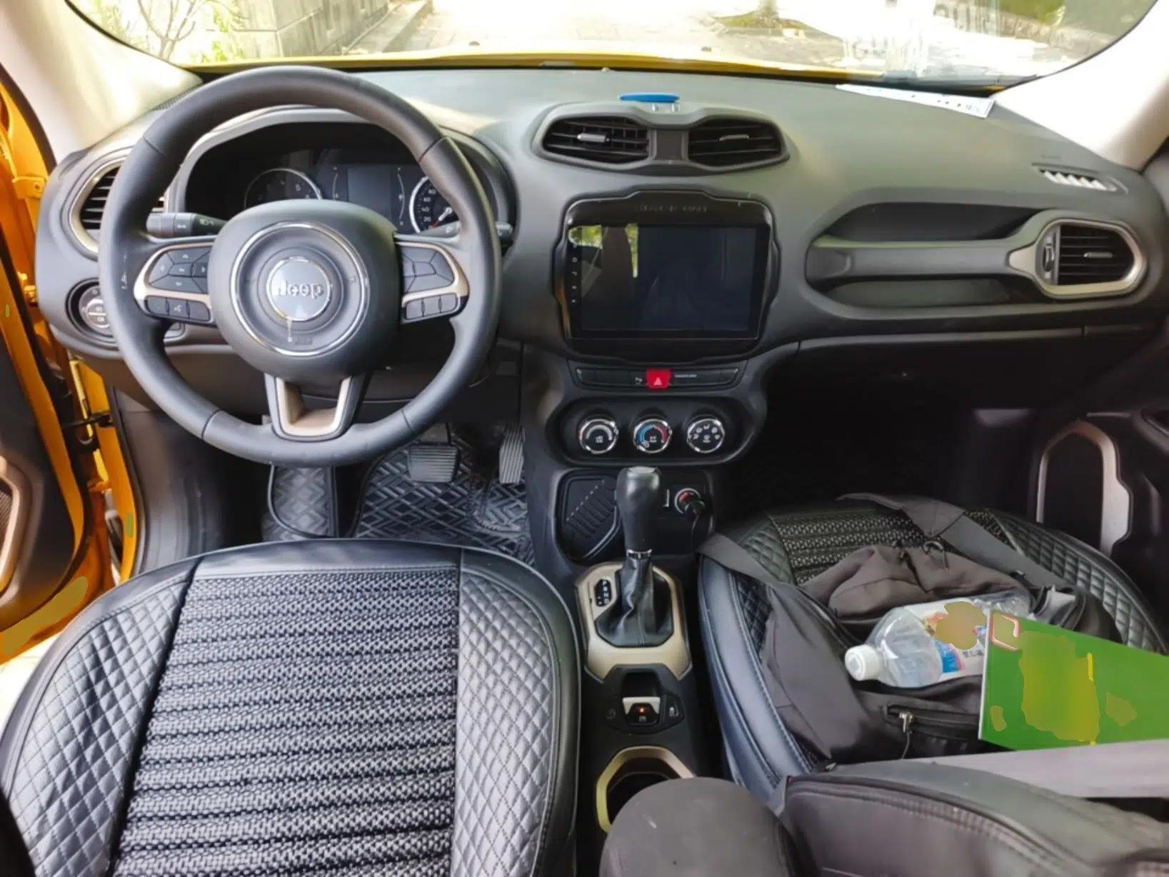 Jeep Renegade 2017 180T Automatic High-Energy Version — миниатюра 12