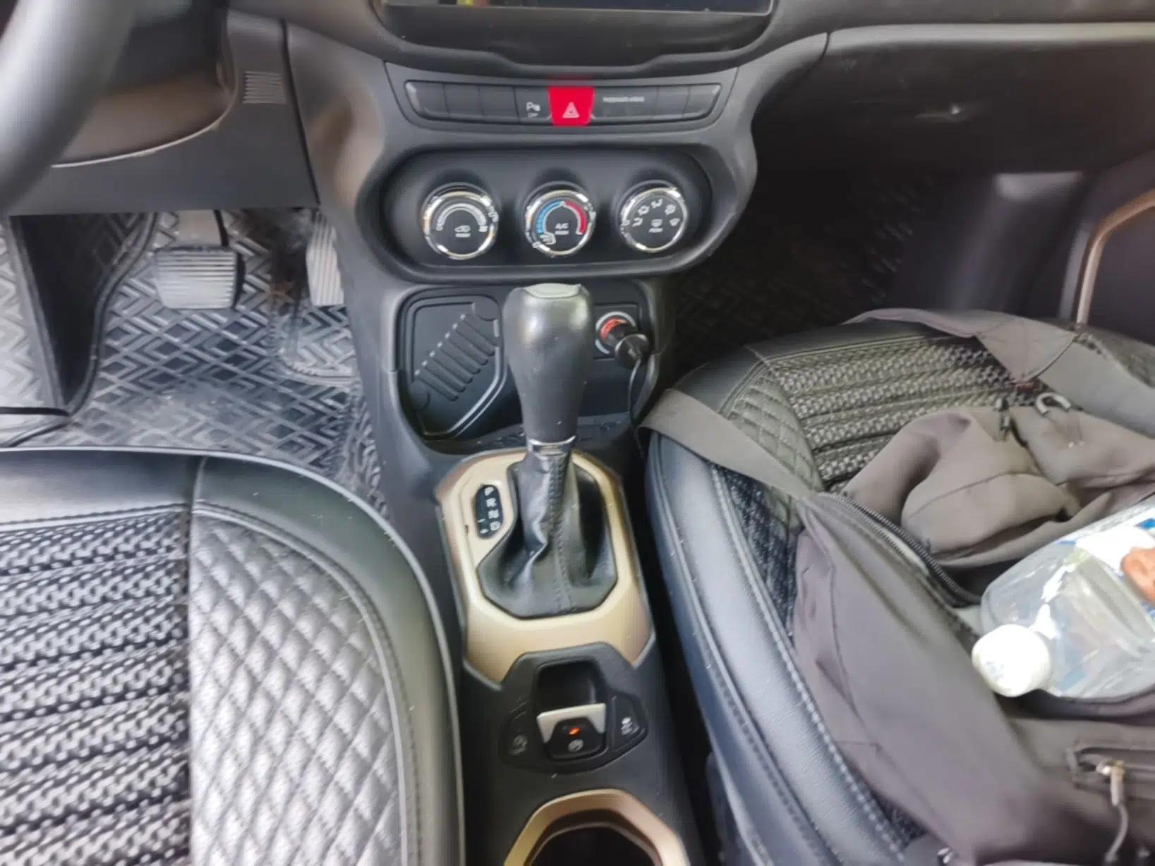 Jeep Renegade 2017 180T Automatic High-Energy Version — миниатюра 16