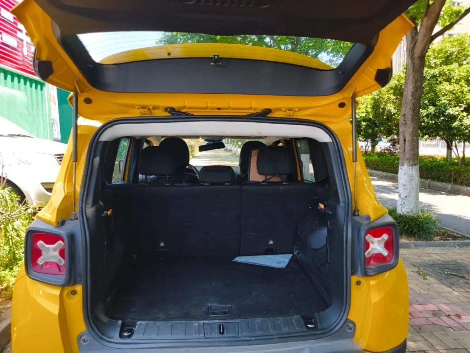 Jeep Renegade 2017 180T Automatic High-Energy Version — миниатюра 22