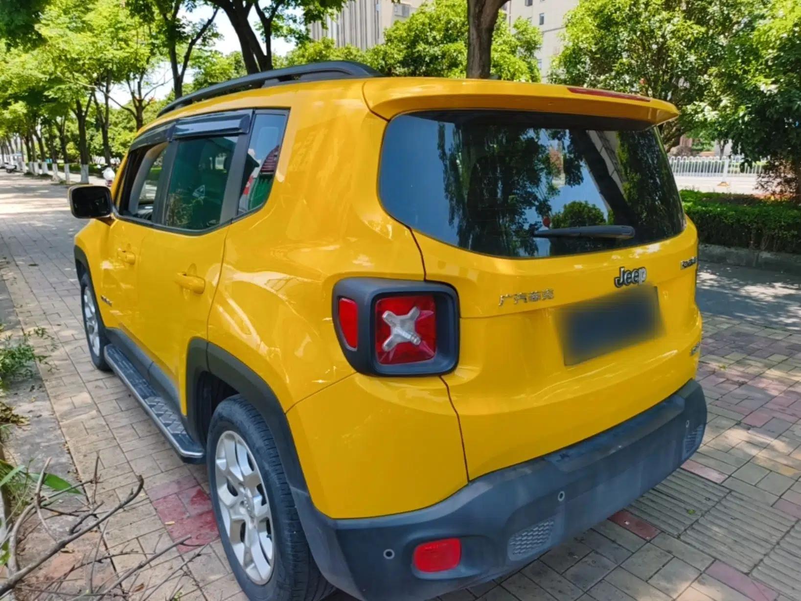 Jeep Renegade 2017 180T Automatic High-Energy Version — миниатюра 4