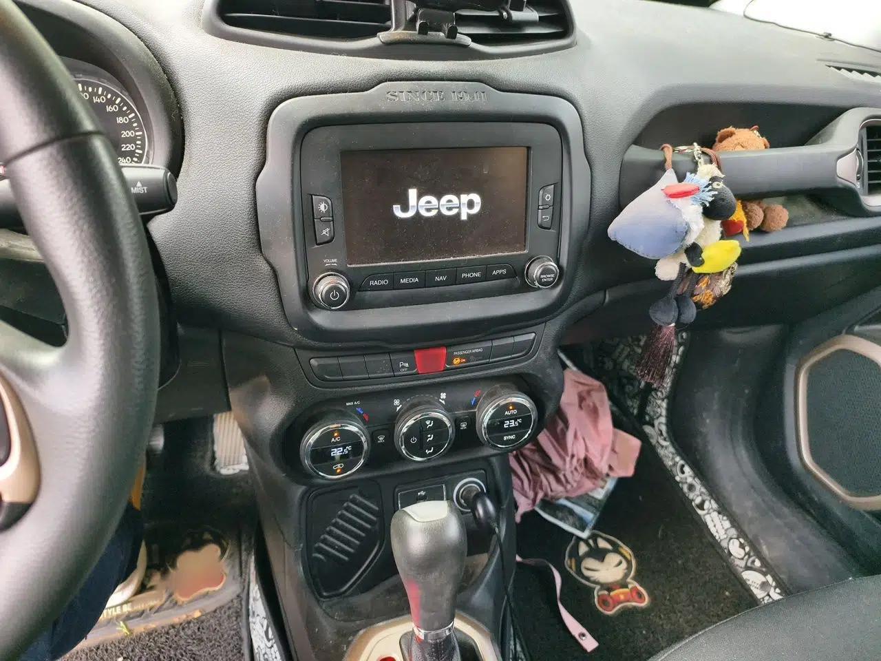 Jeep Renegade 2016 1.4T Automatic Jingneng Version+ — миниатюра 12