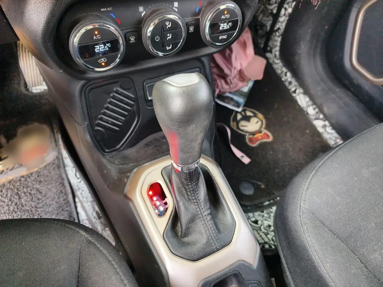 Jeep Renegade 2016 1.4T Automatic Jingneng Version+ — миниатюра 13