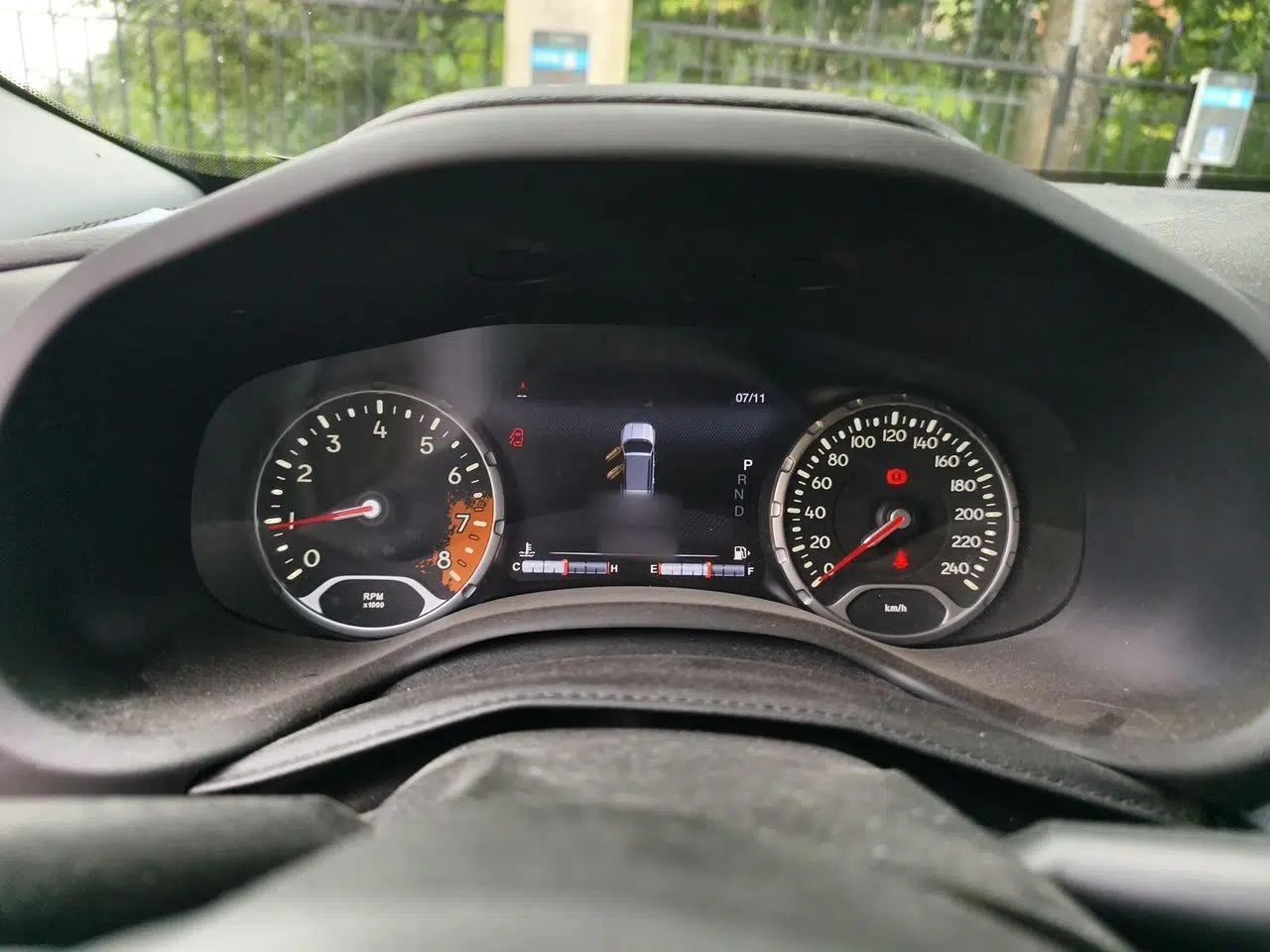 Jeep Renegade 2016 1.4T Automatic Jingneng Version+ — миниатюра 10