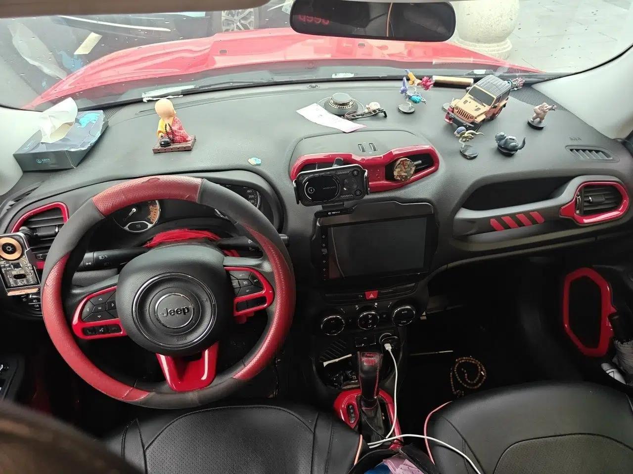 Jeep Renegade 2016 1.4T Automatic Jingneng Version+ — миниатюра 9