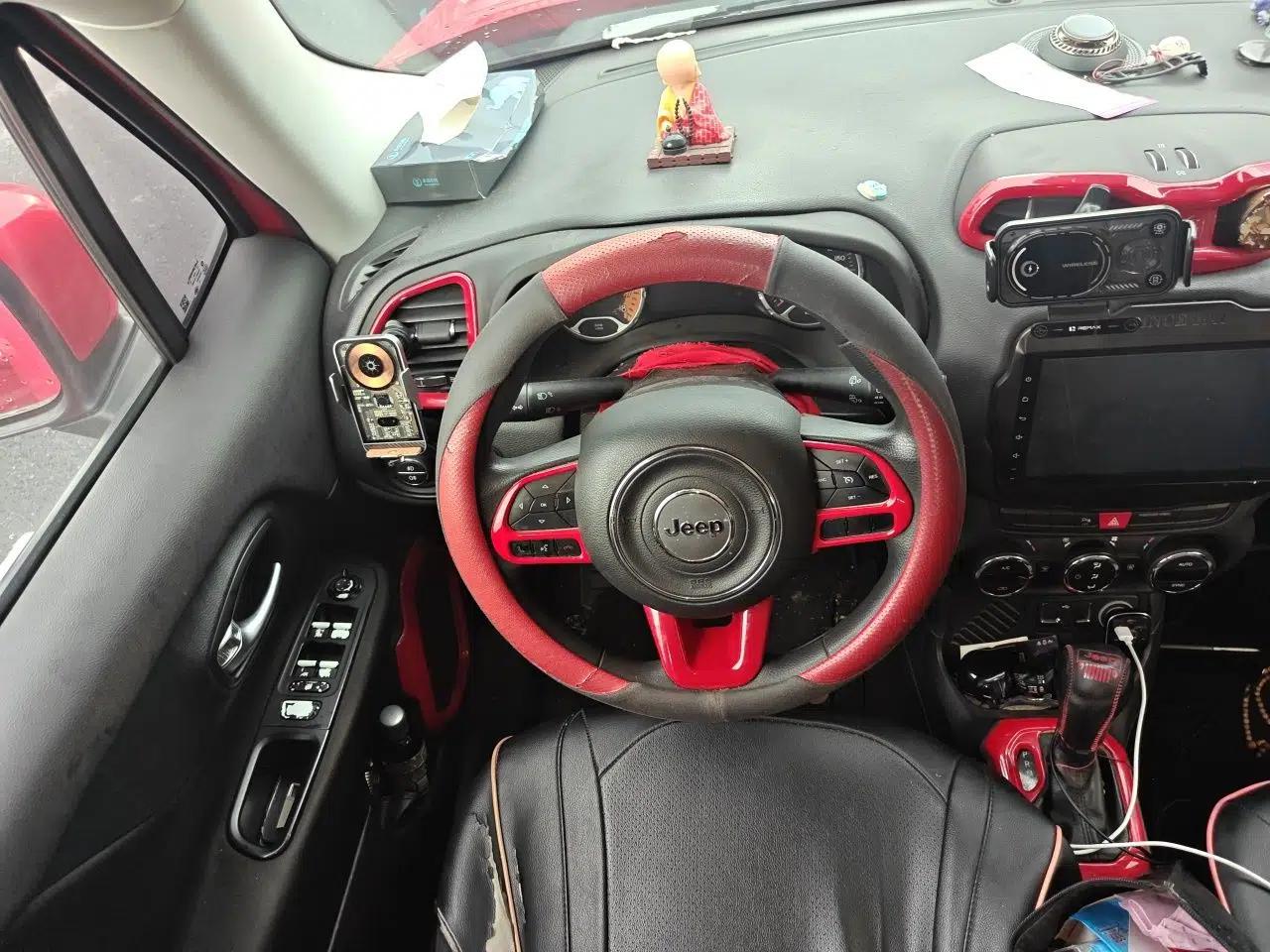 Jeep Renegade 2016 1.4T Automatic Jingneng Version+ — миниатюра 10