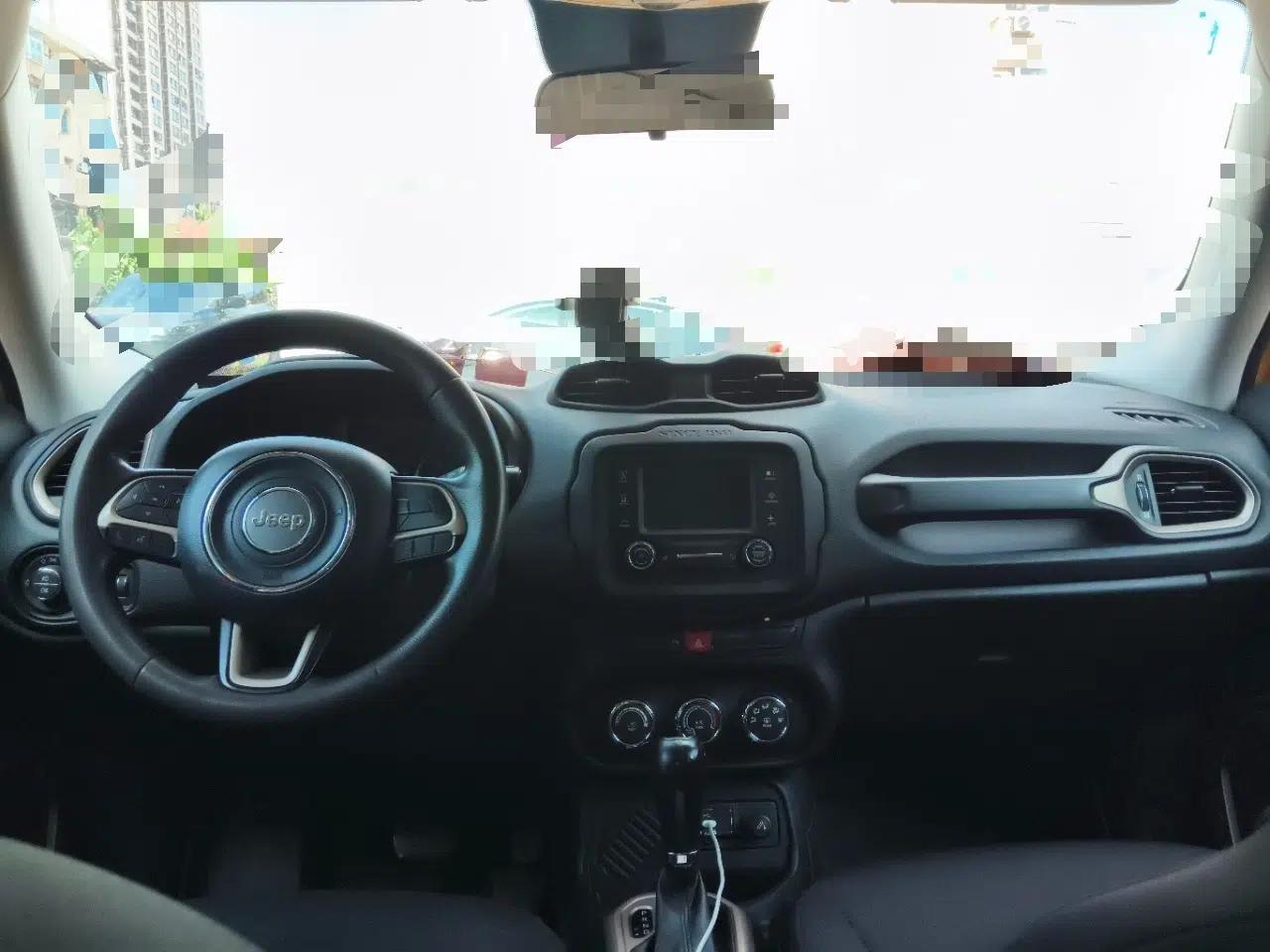 Jeep Renegade 2016 1.4T Automatic Jingneng Edition — миниатюра 9