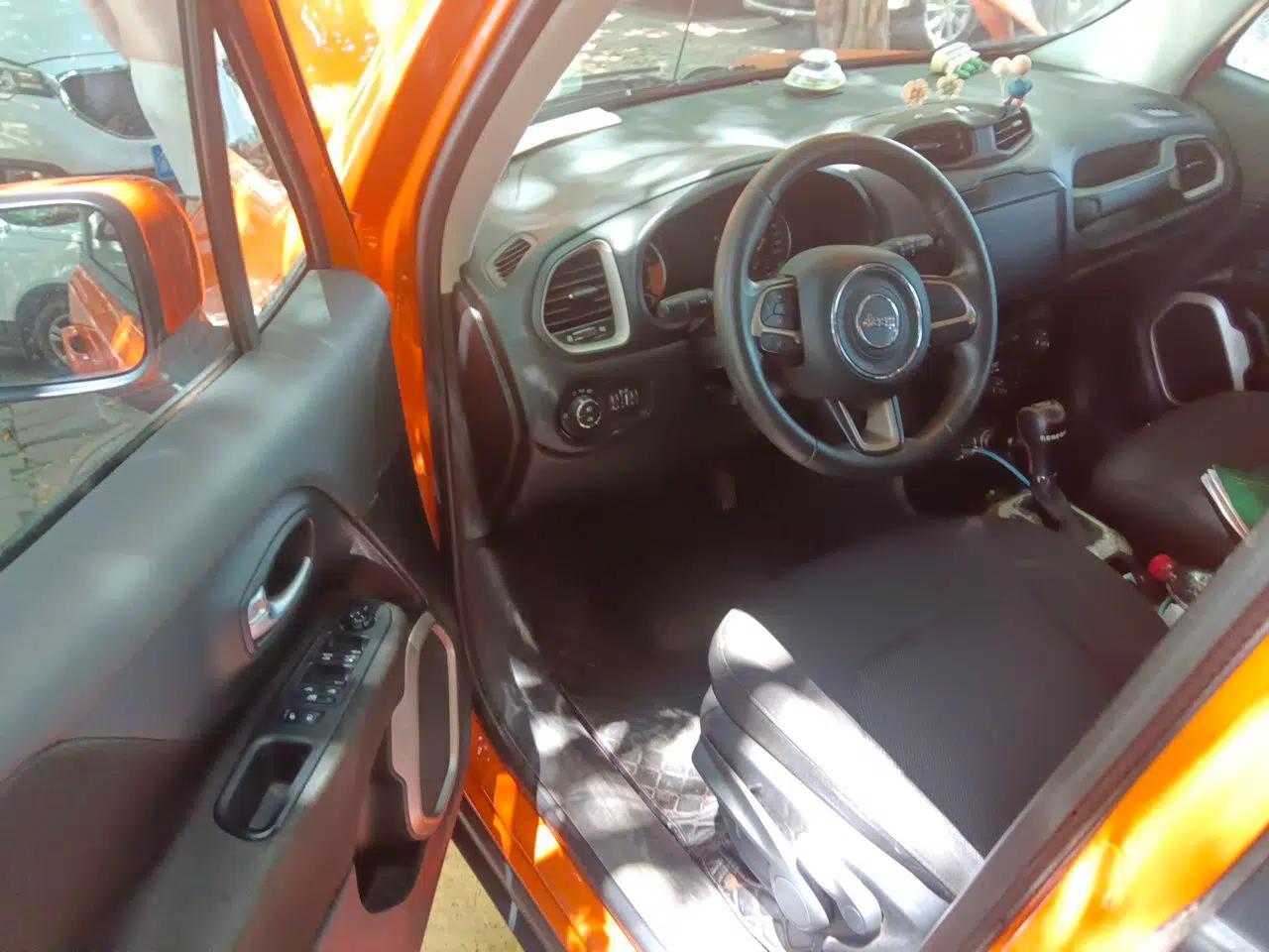 Jeep Renegade 2018 Connected Large Screen Version 180T Automatic High-Energy Edition — миниатюра 16