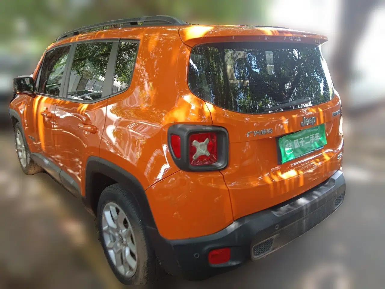 Jeep Renegade 2018 Connected Large Screen Version 180T Automatic High-Energy Edition — миниатюра 4