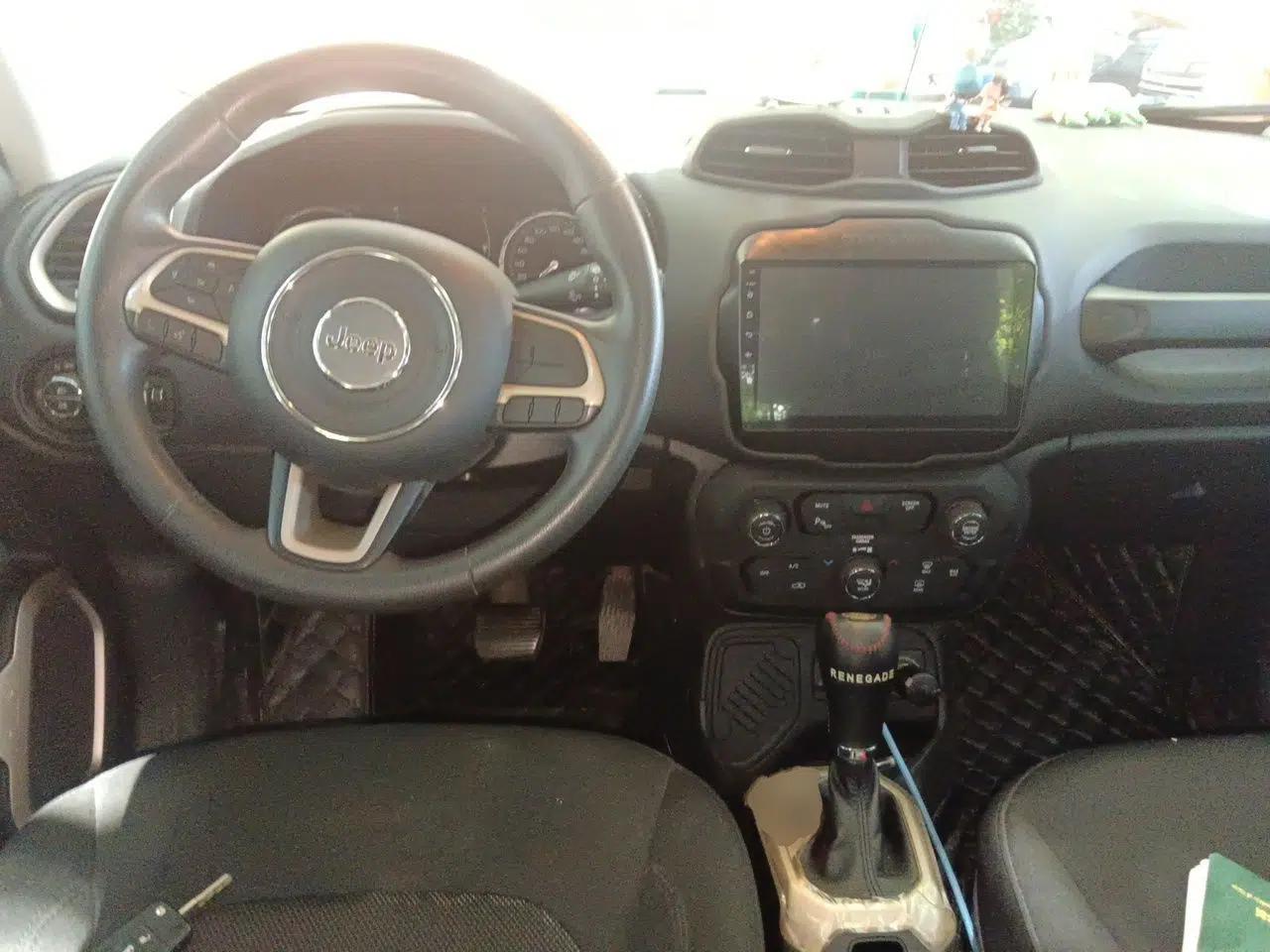 Jeep Renegade 2018 Connected Large Screen Version 180T Automatic High-Energy Edition — миниатюра 9