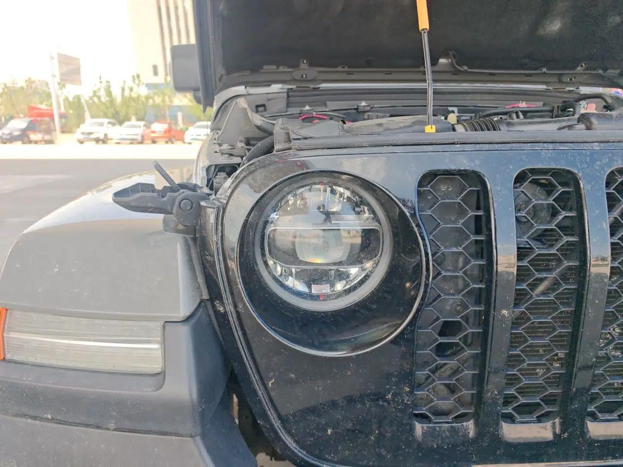 Jeep Gladiator 2022 3.6L Pioneer Edition — миниатюра 7