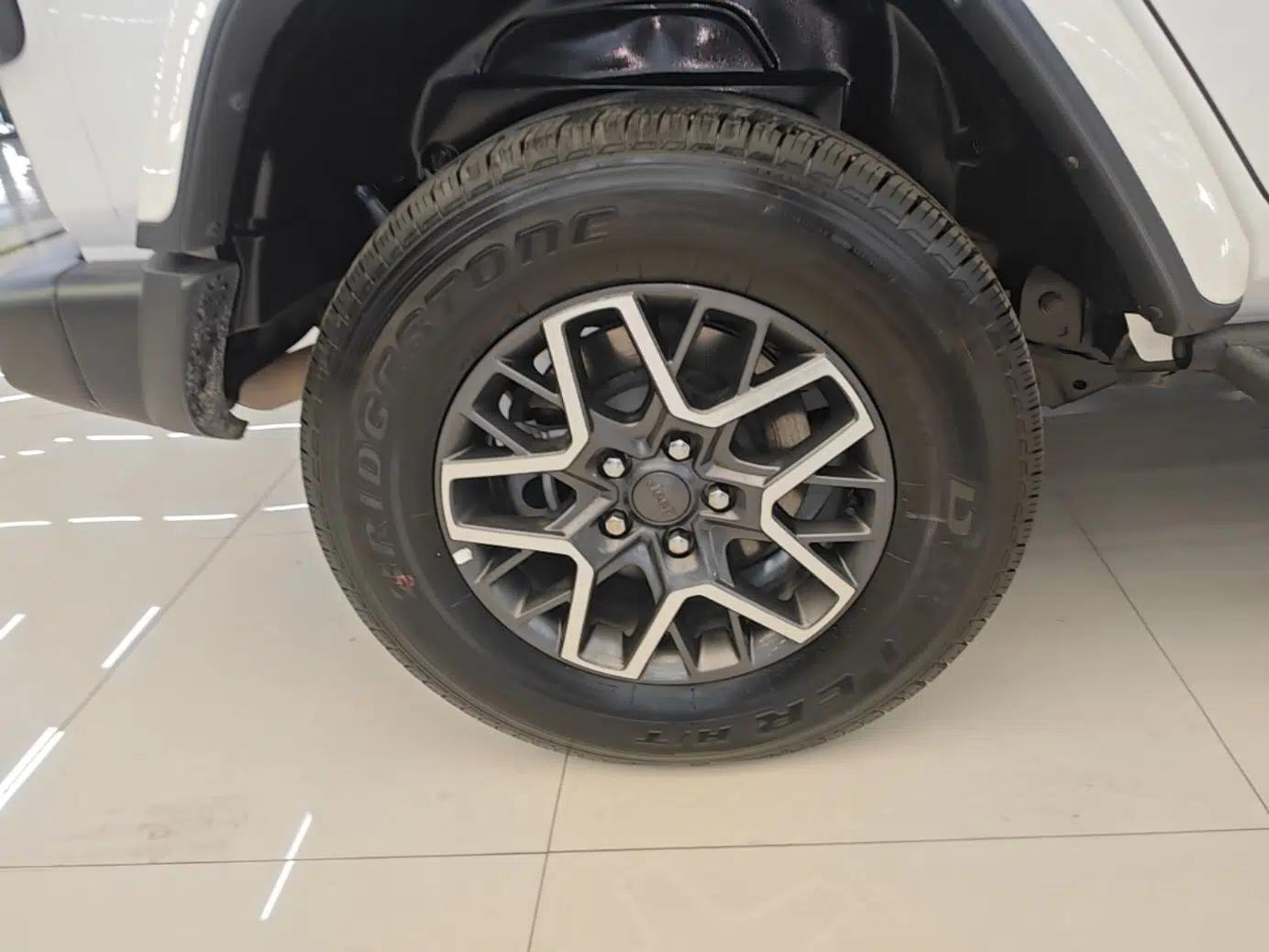 Jeep Wrangler New Energy 2021 Four-Door 2.0T 4xe Sahara — миниатюра 11