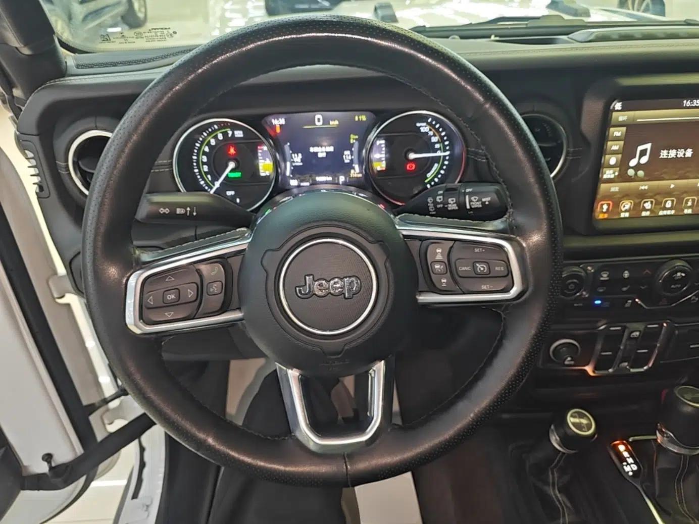 Jeep Wrangler New Energy 2021 Four-Door 2.0T 4xe Sahara — миниатюра 13