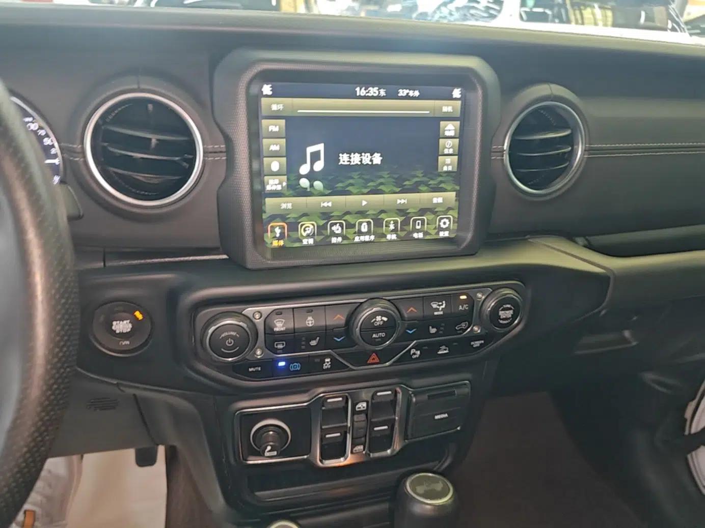 Jeep Wrangler New Energy 2021 Four-Door 2.0T 4xe Sahara — миниатюра 15