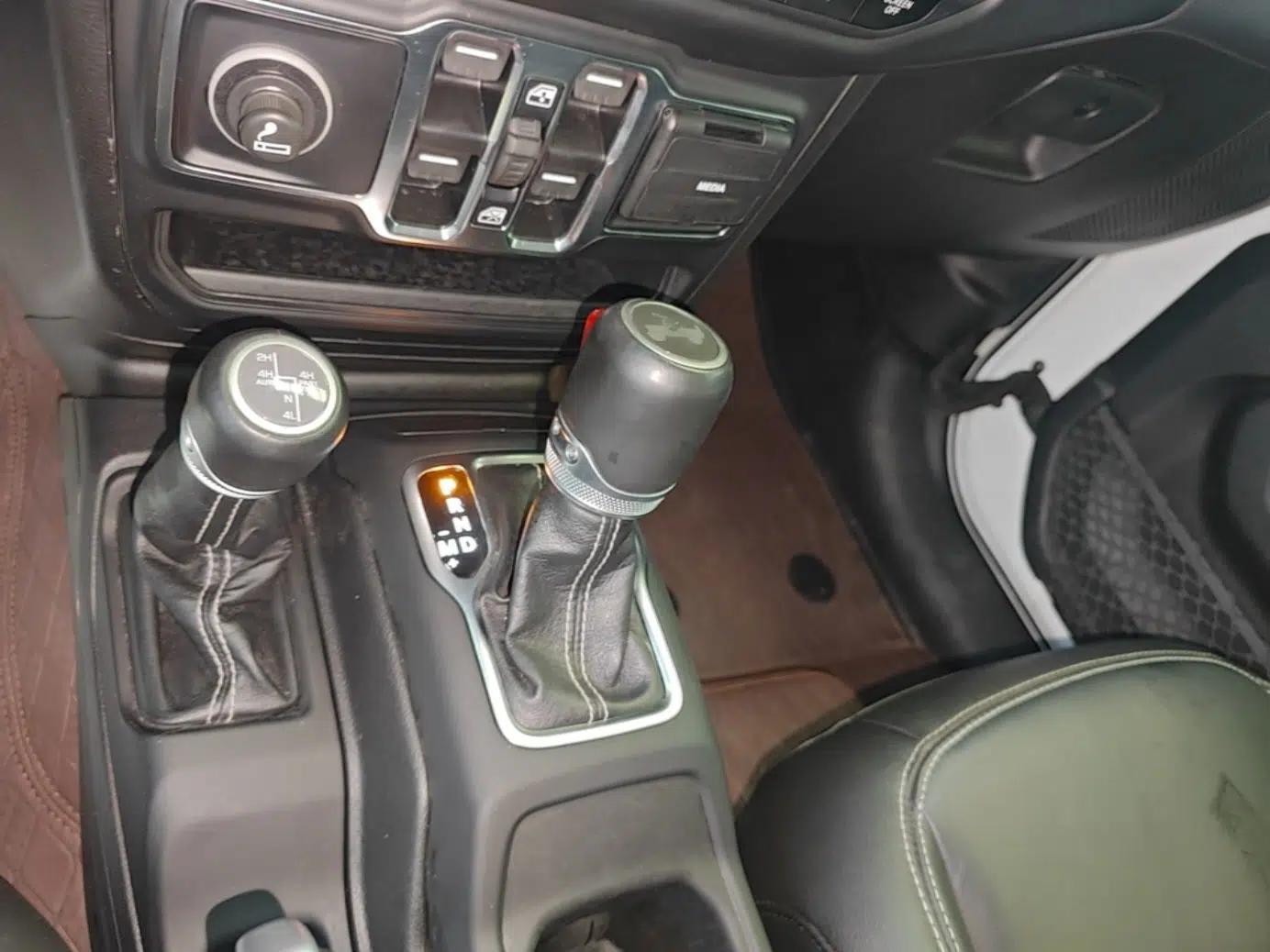 Jeep Wrangler New Energy 2021 Four-Door 2.0T 4xe Sahara — миниатюра 16