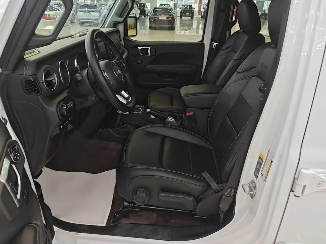Jeep Wrangler New Energy 2021 Four-Door 2.0T 4xe Sahara — миниатюра 17